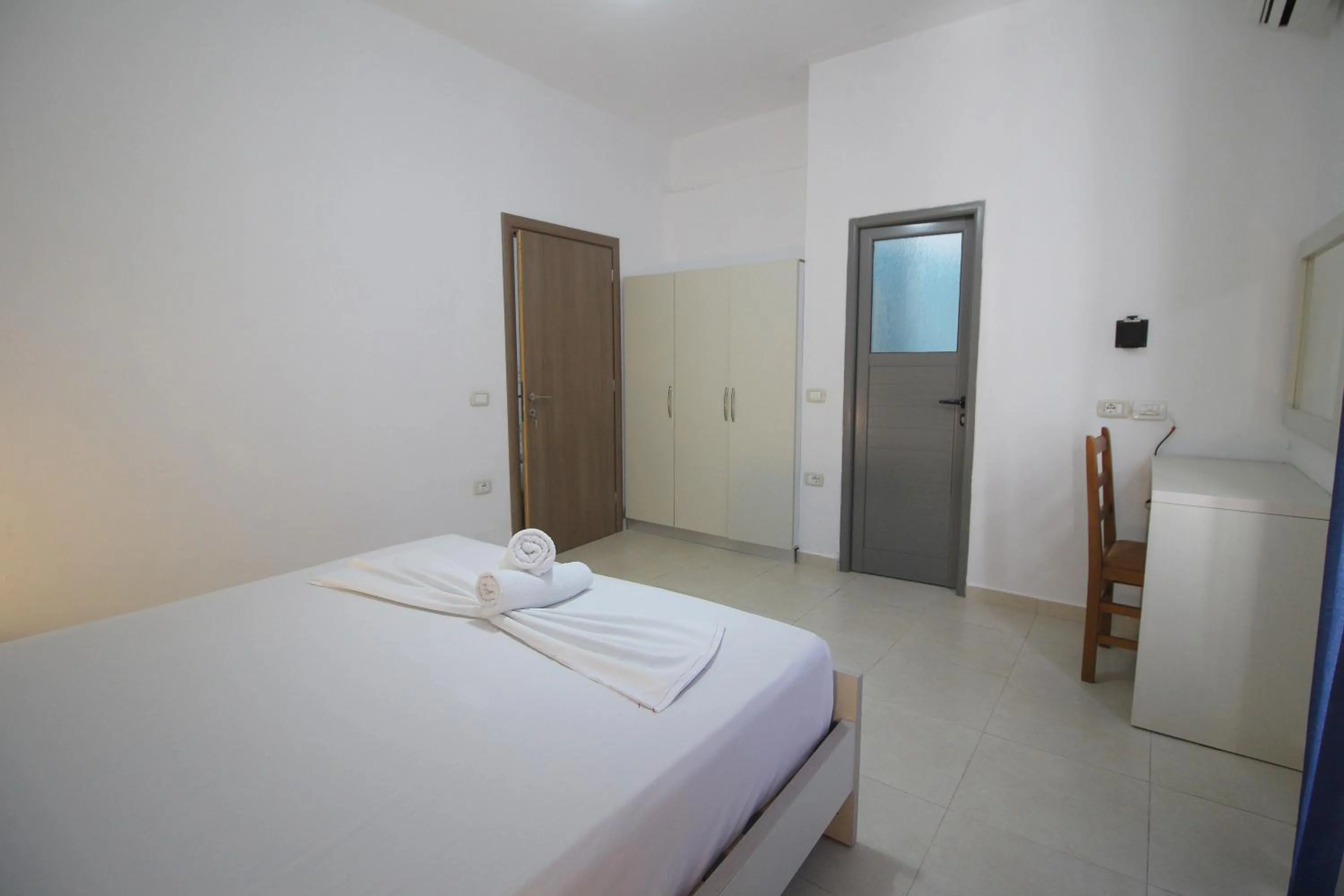 Bedroom, Bed in Hotel Argjiro