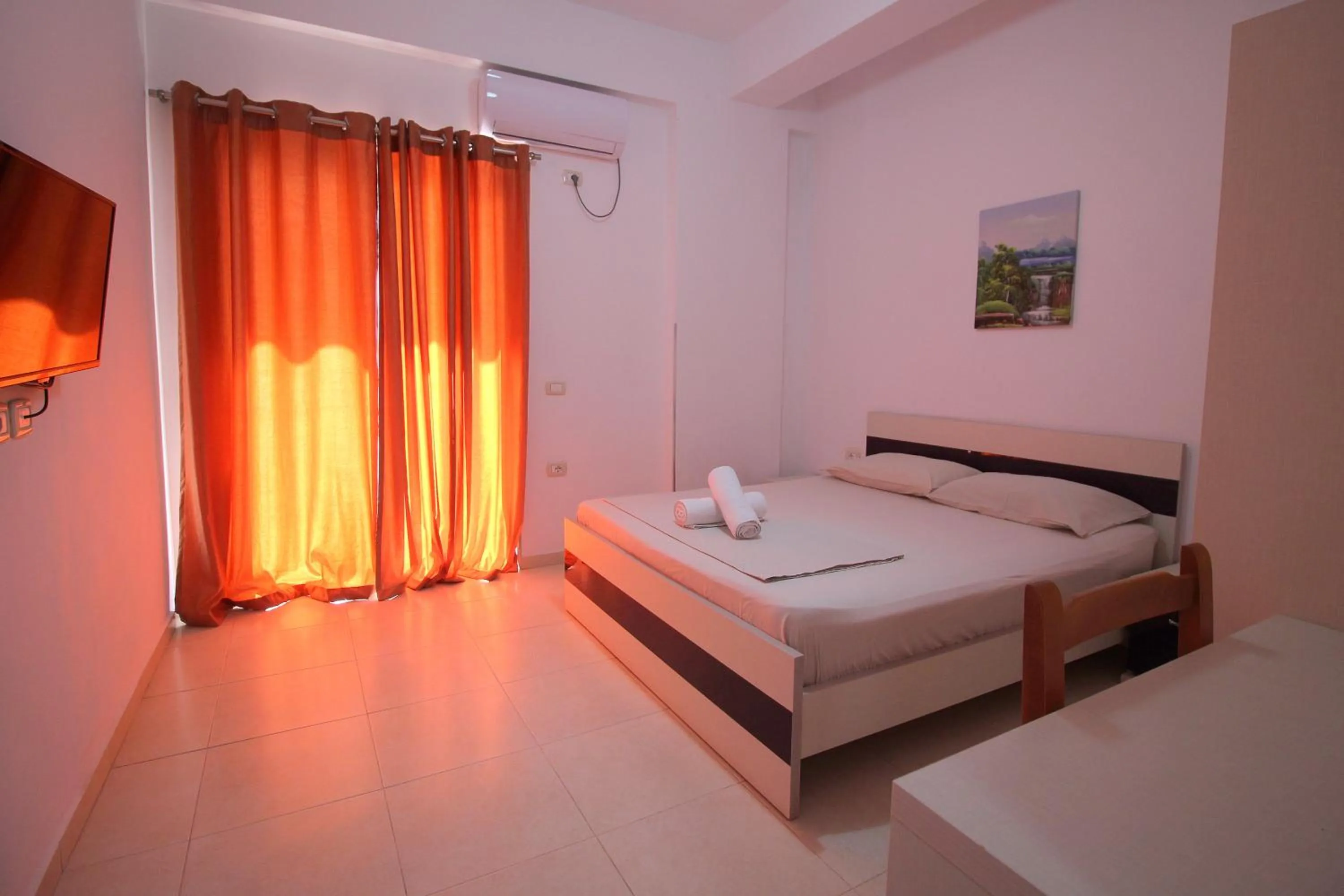 TV and multimedia, Bed in Hotel Argjiro