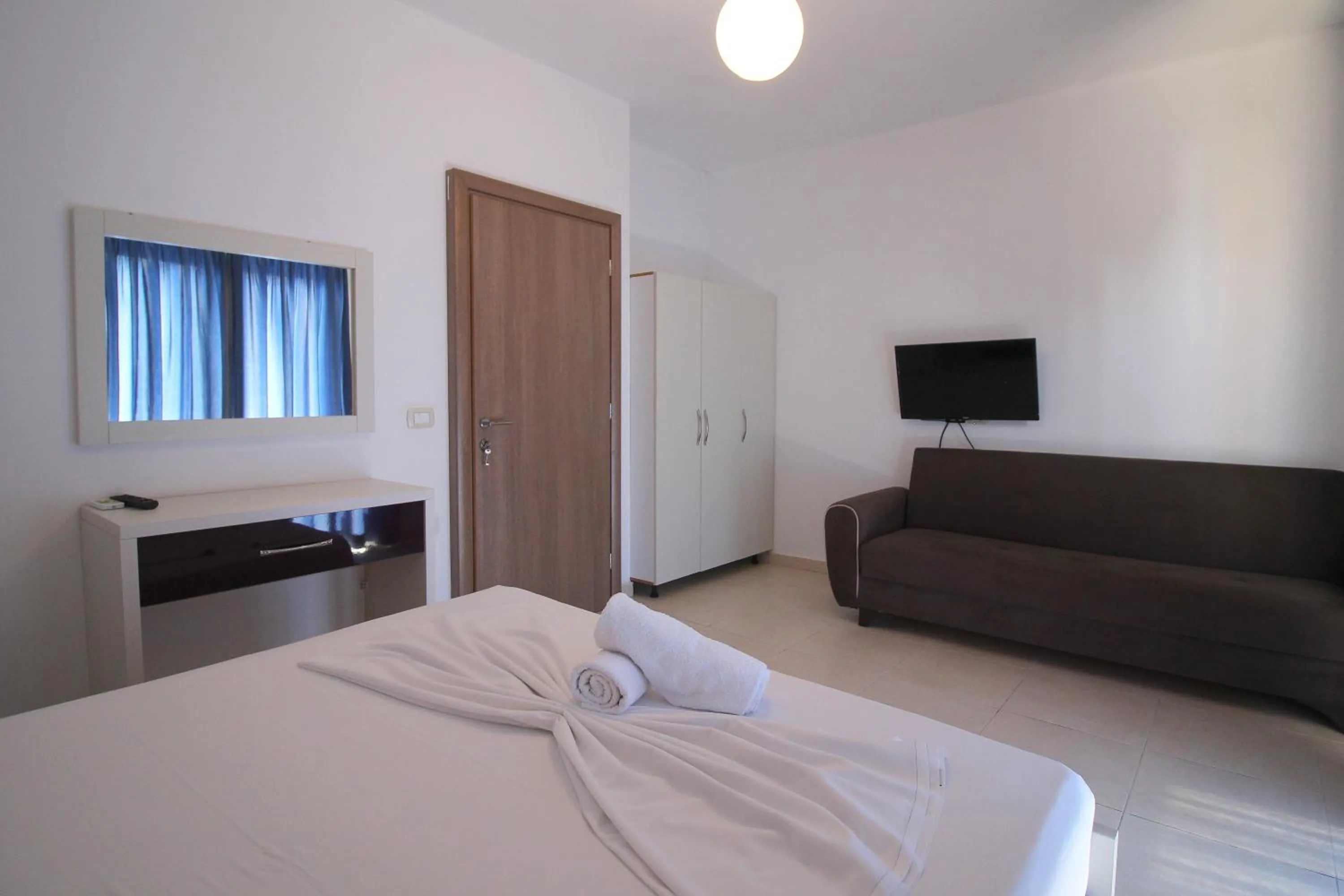 Bedroom, Bed in Hotel Argjiro