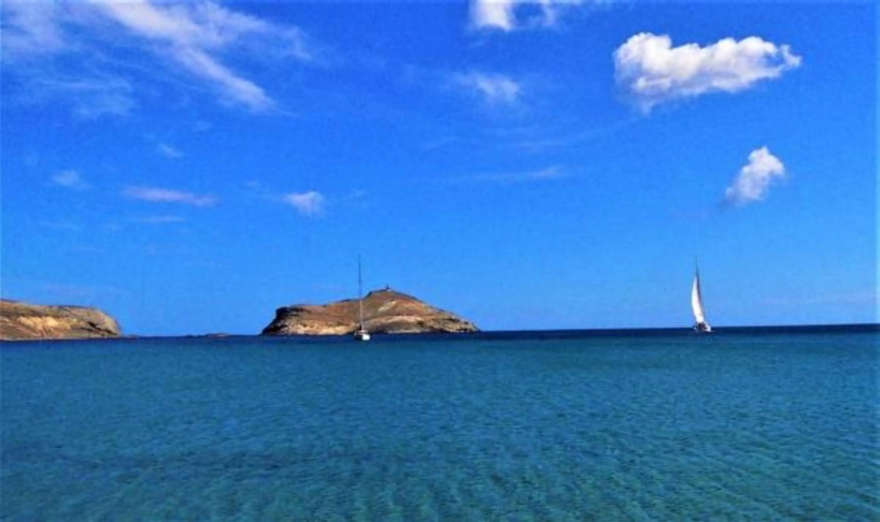 Beach in Tinos Suites & Apartments