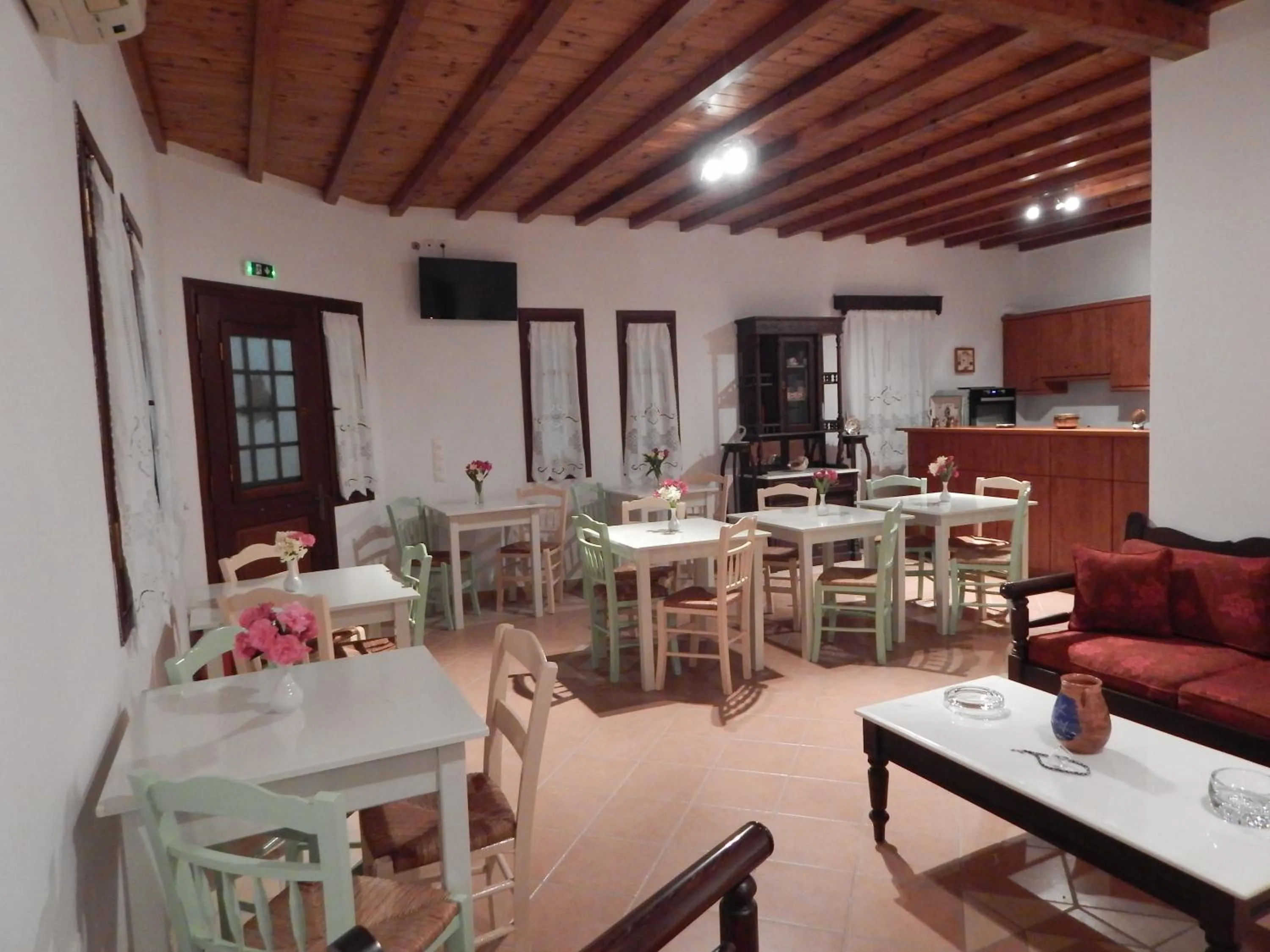 Tinos Suites & Apartments