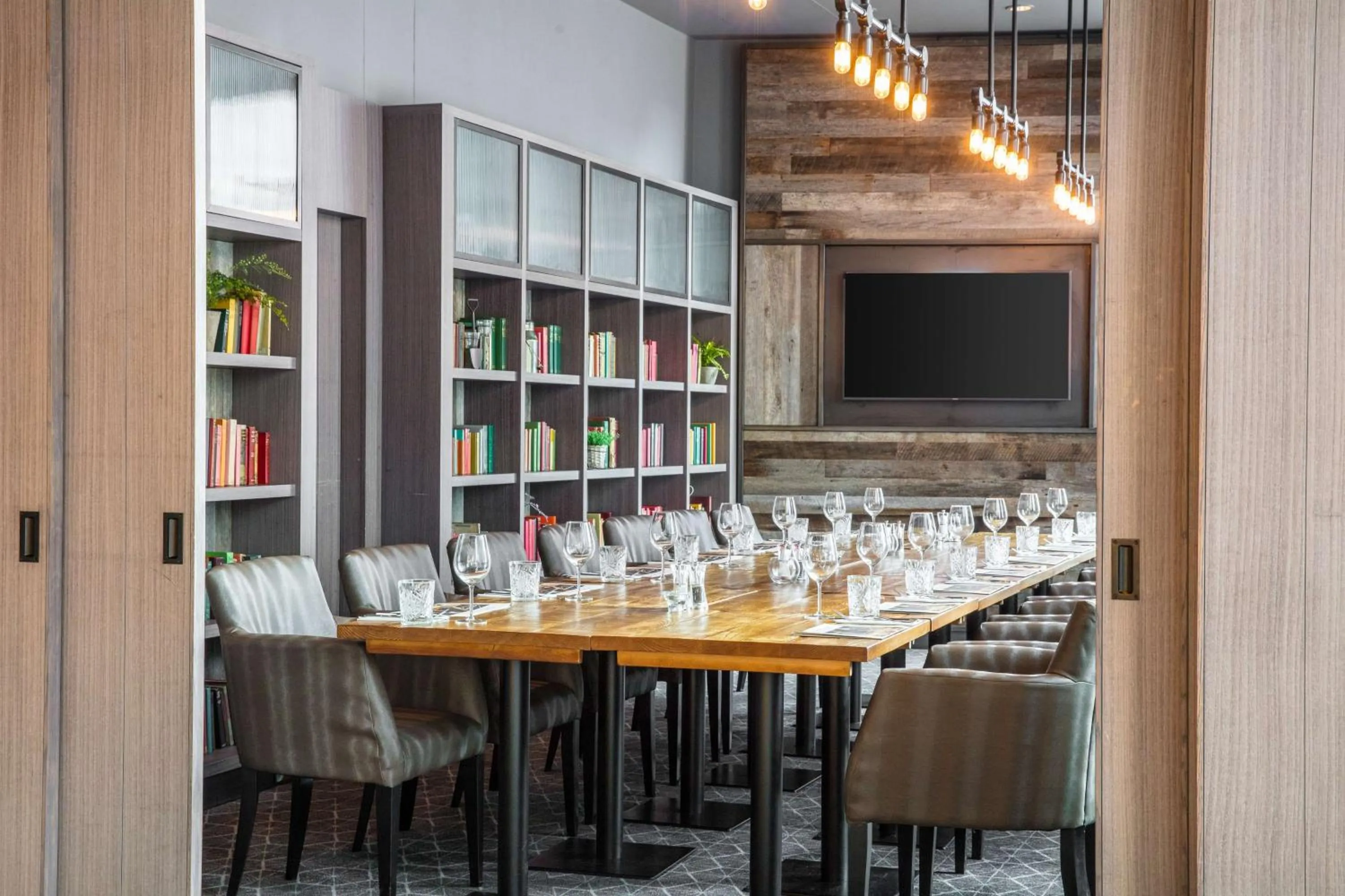 Meeting/conference room in DoubleTree by Hilton Manchester Piccadilly