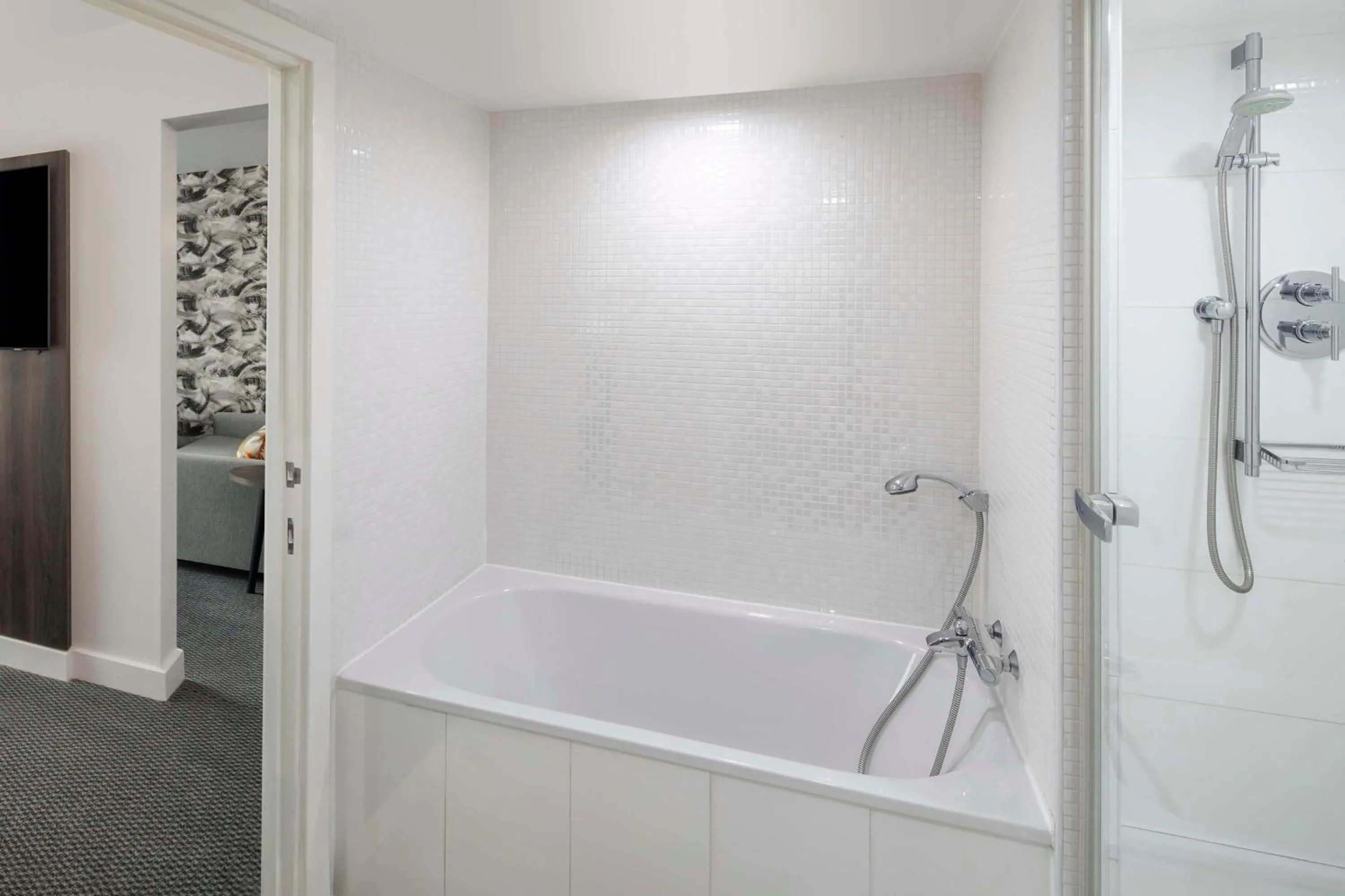 Photo of the whole room in DoubleTree by Hilton Manchester Piccadilly