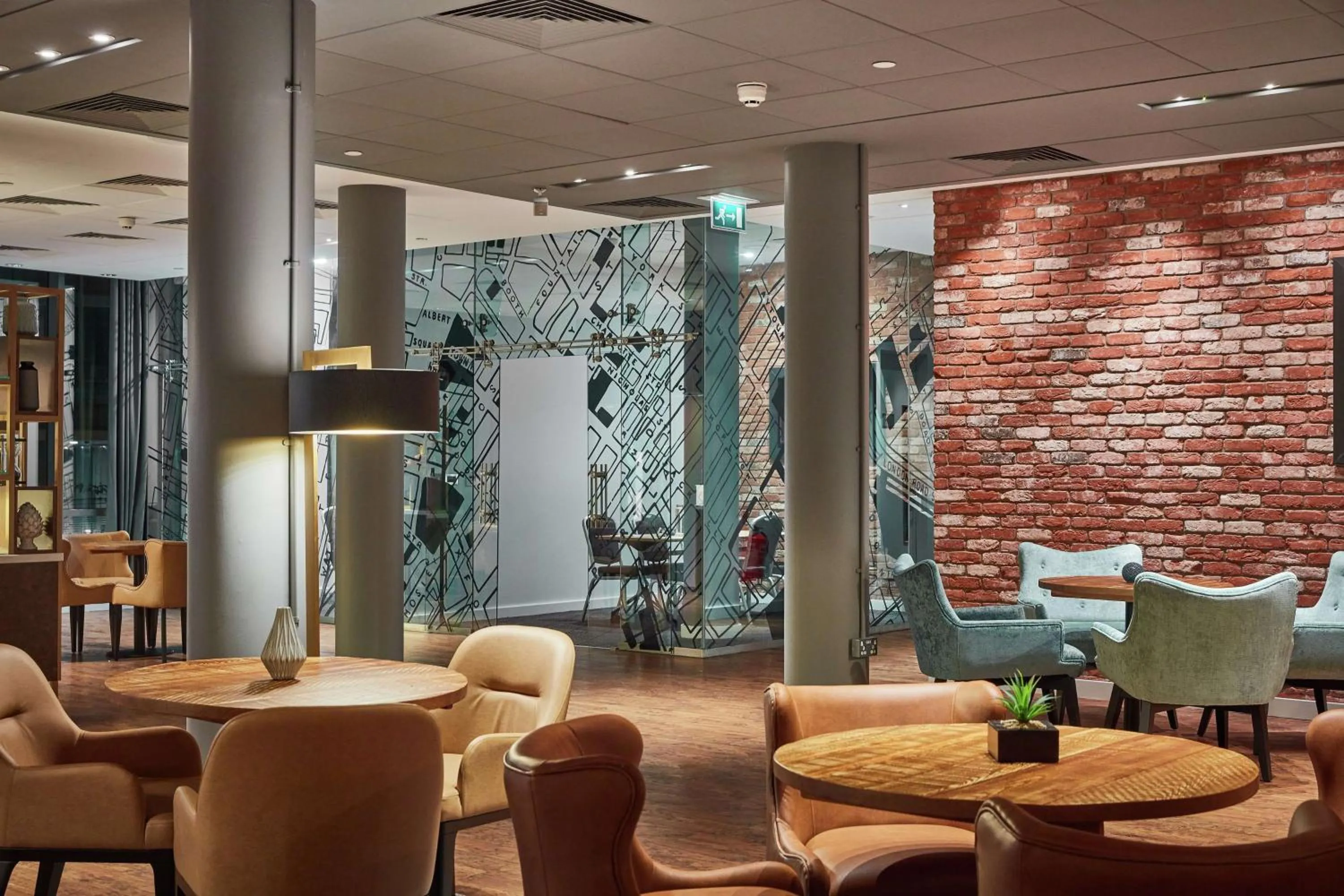 Meeting/conference room in DoubleTree by Hilton Manchester Piccadilly