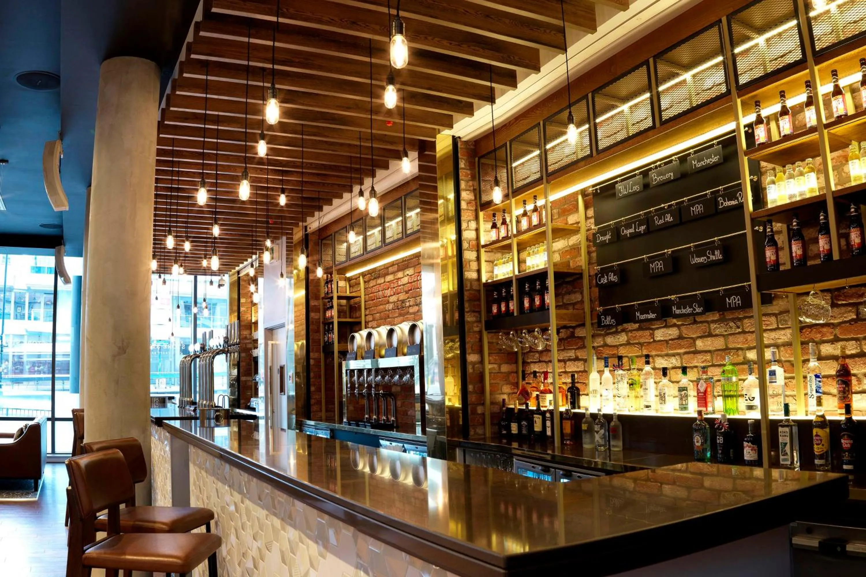 Lounge or bar in DoubleTree by Hilton Manchester Piccadilly