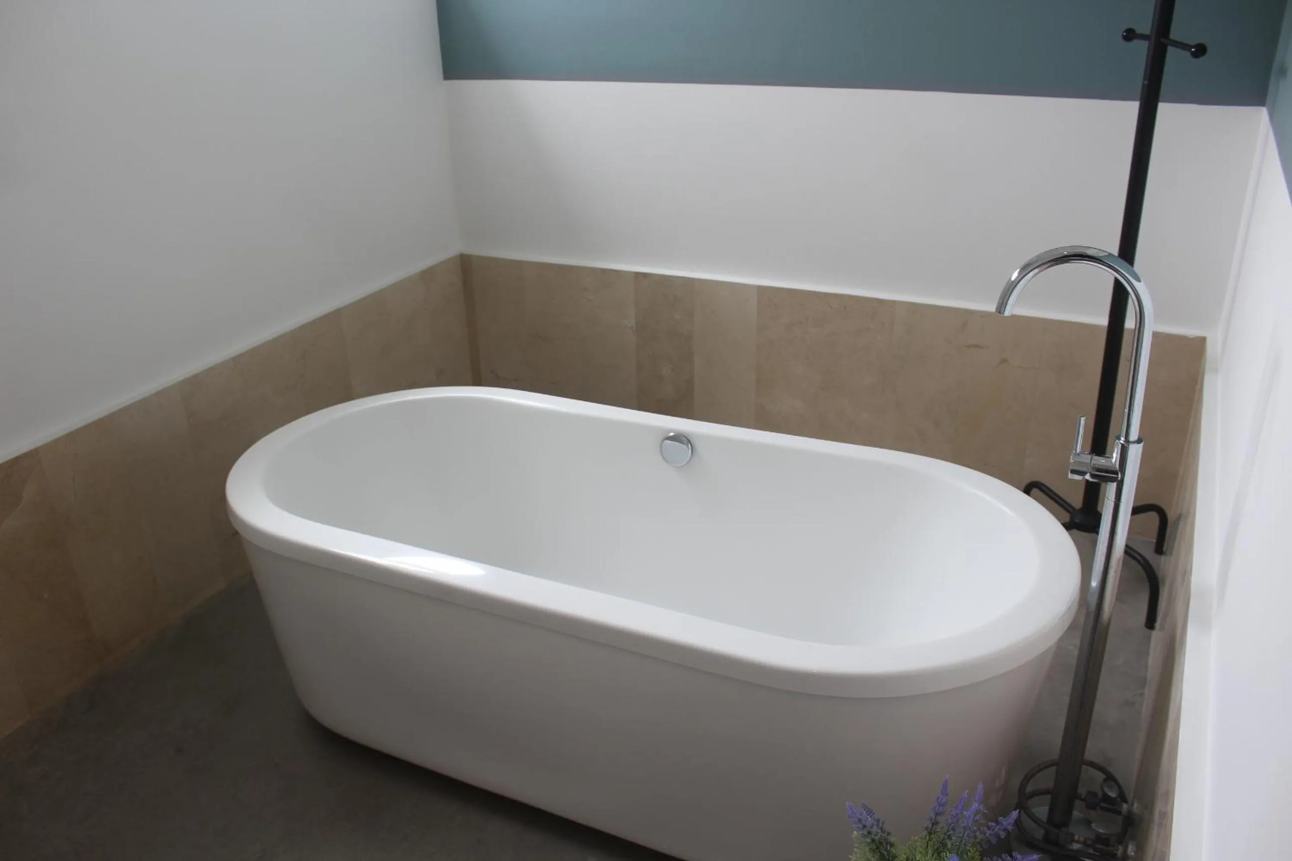 Cando Living Apartments in Central Avenue