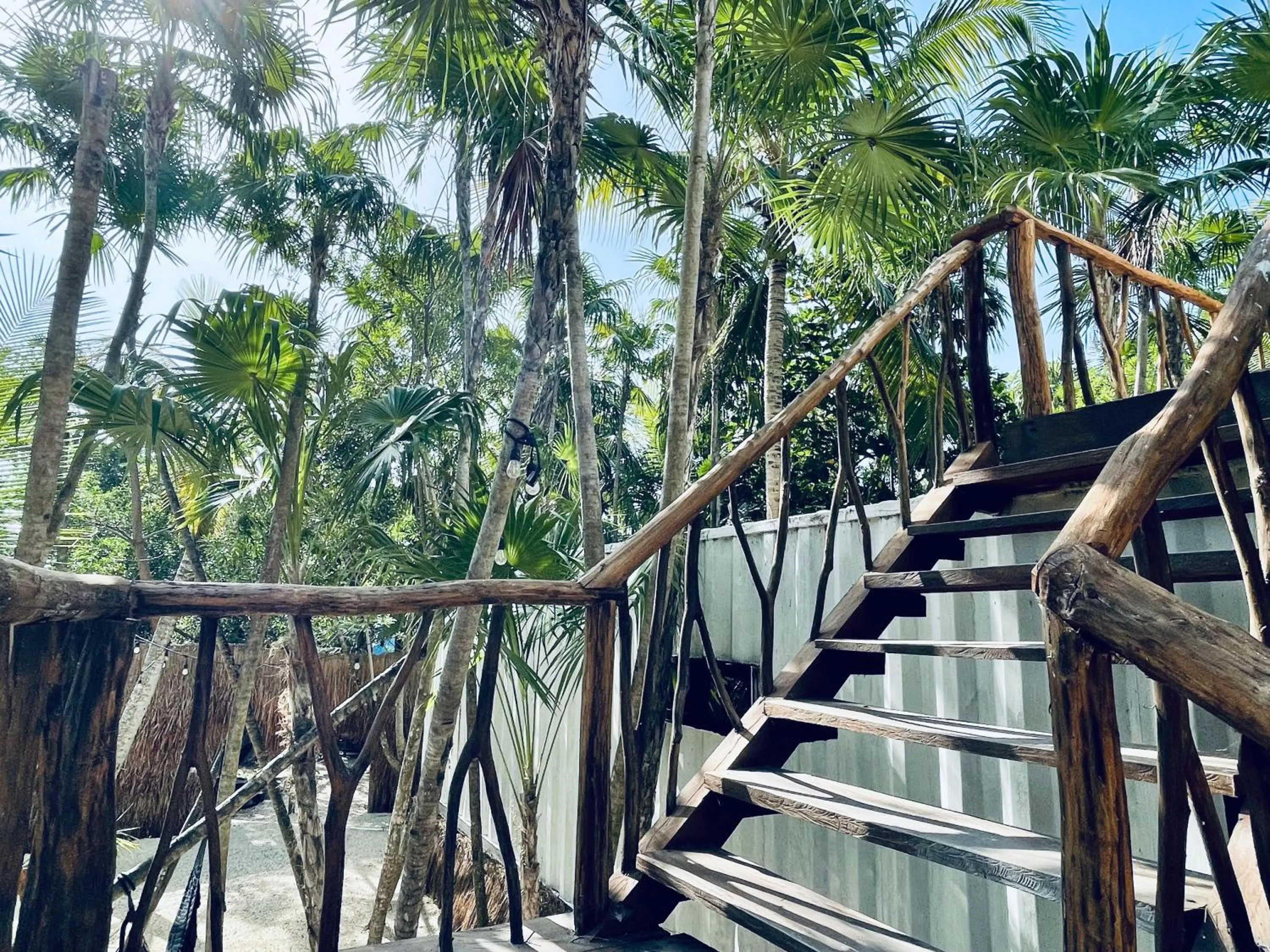 Garden view in Pal Mar Glamtainer Tulum