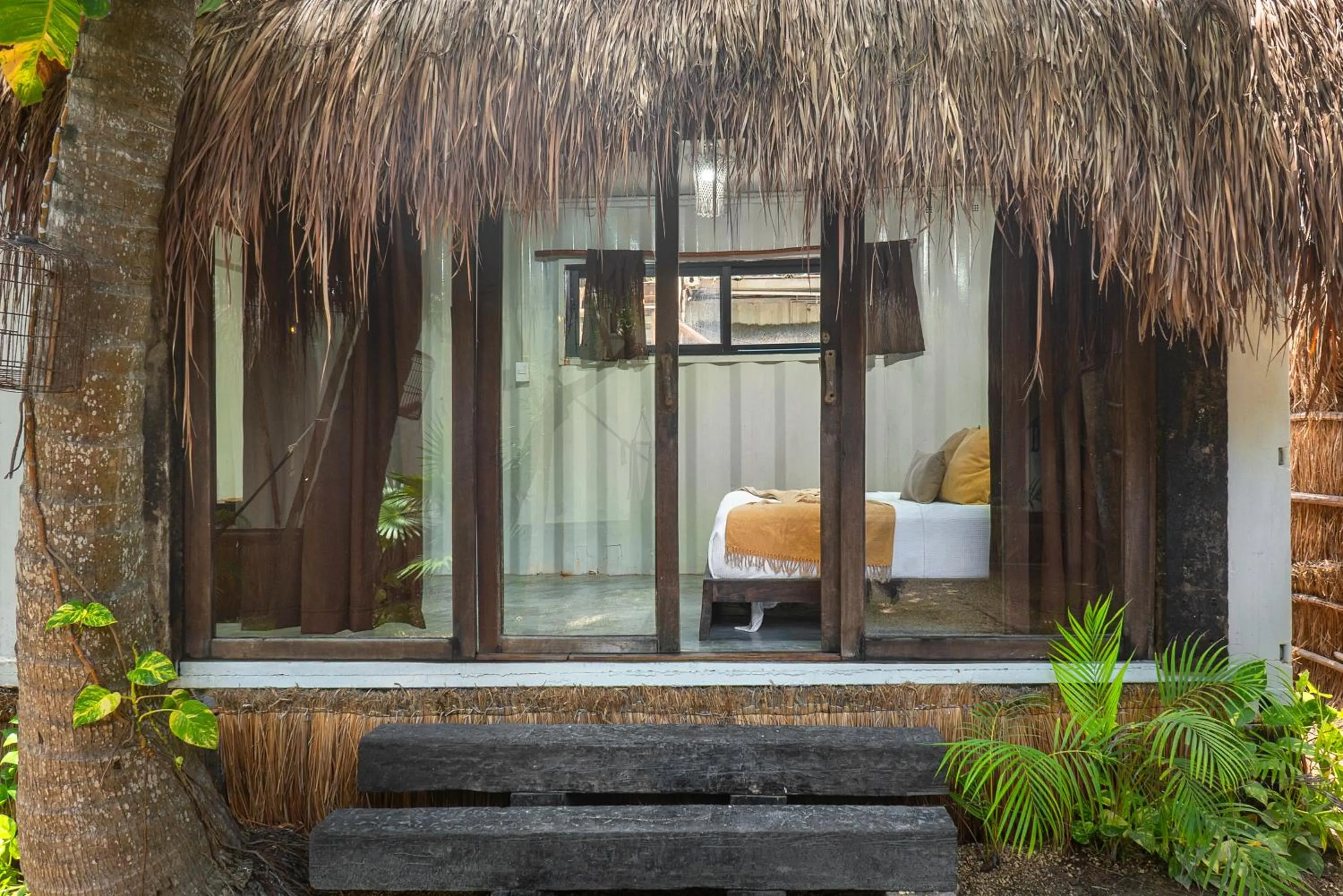 Property building in Pal Mar Glamtainer Tulum