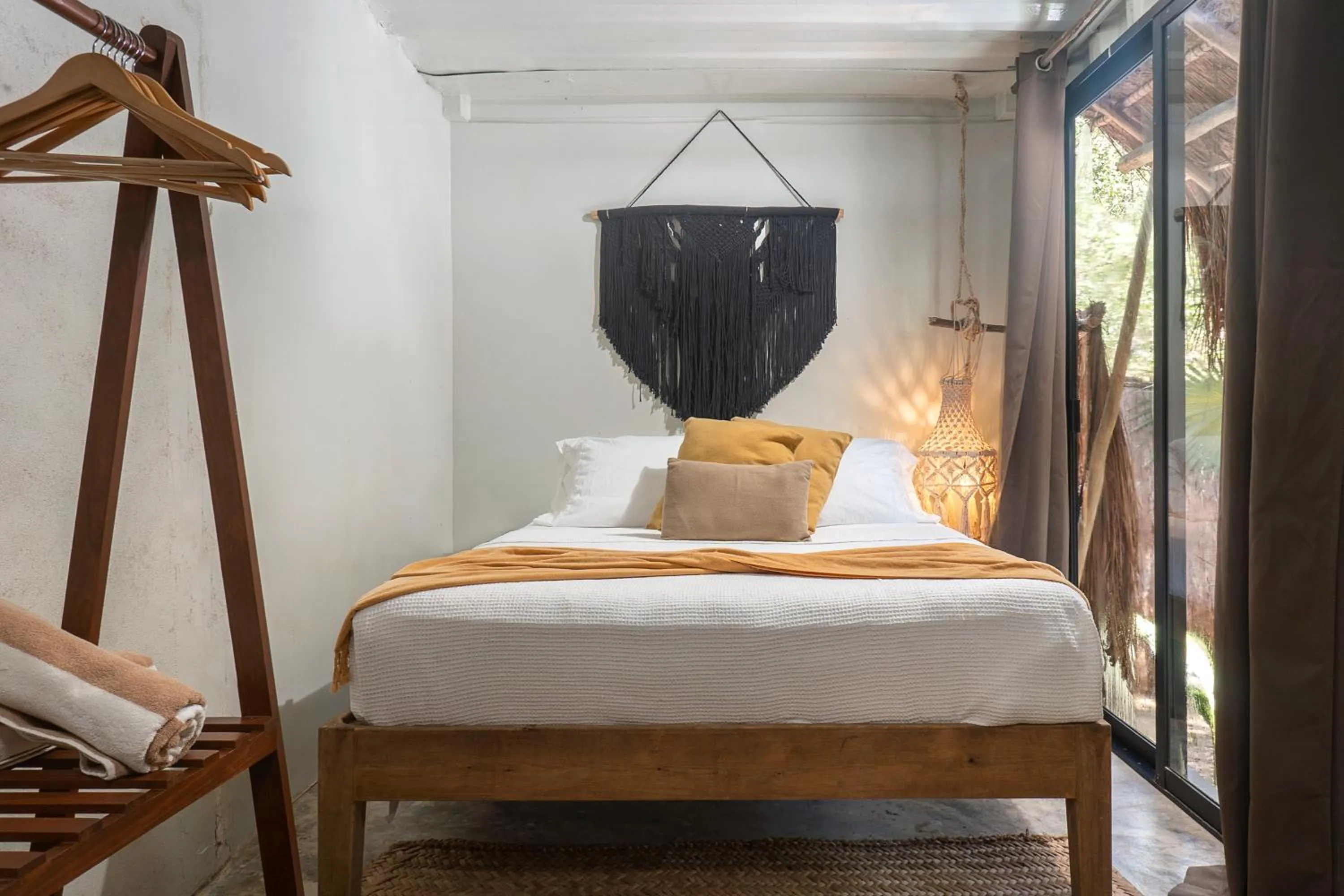 Bed in Pal Mar Glamtainer Tulum