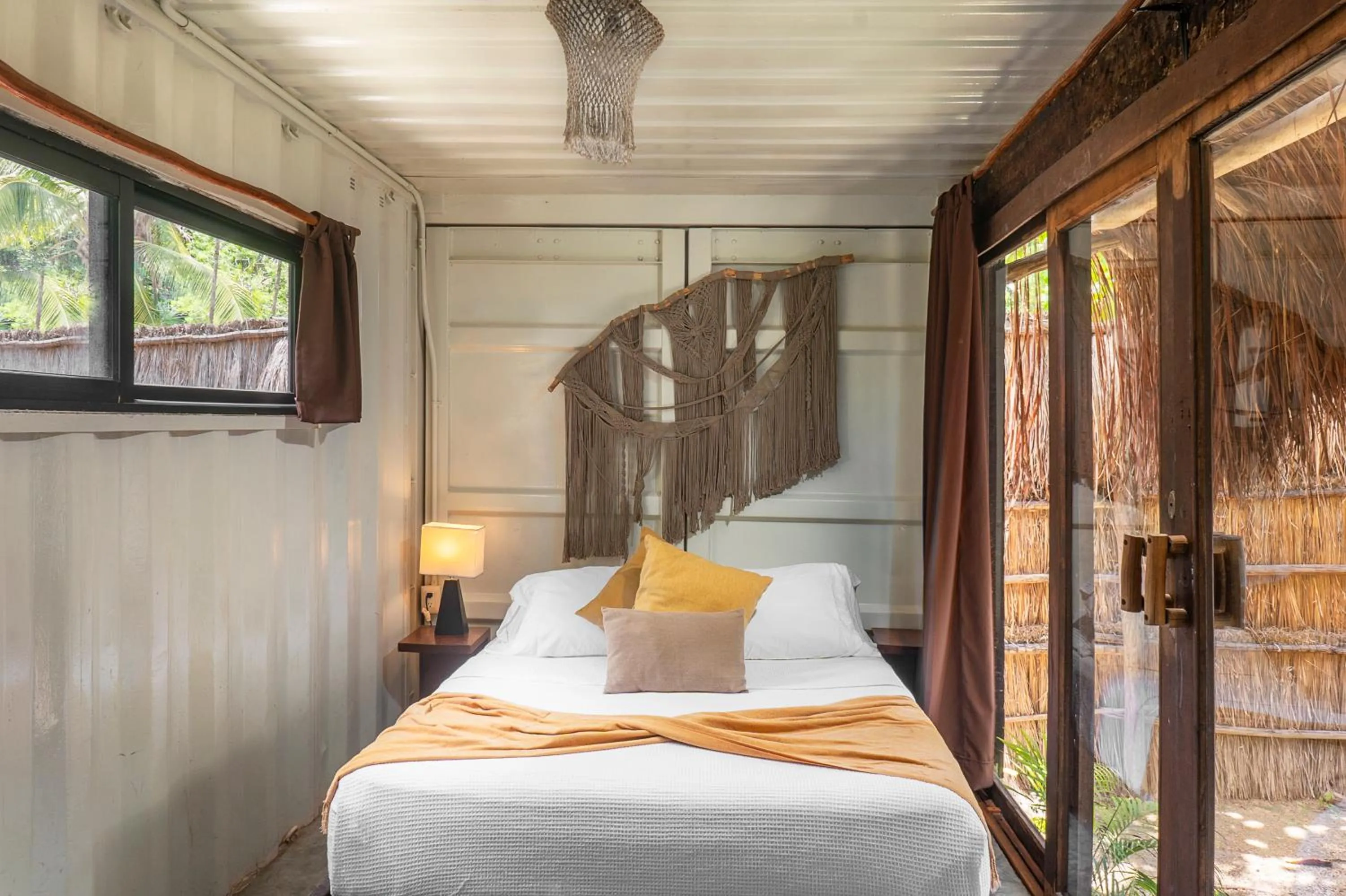 Photo of the whole room in Pal Mar Glamtainer Tulum