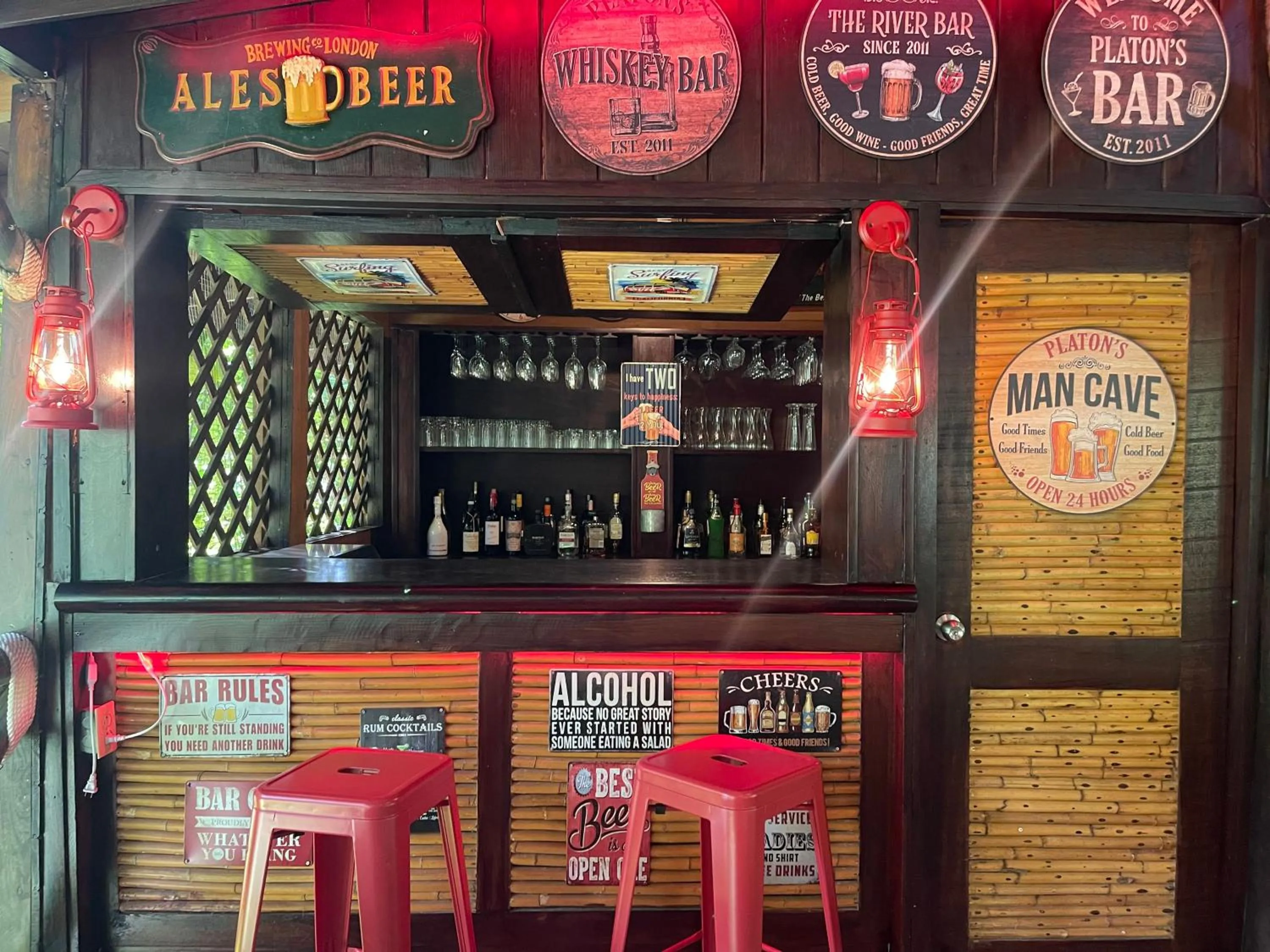 Restaurant/places to eat in Platon Ecolodge