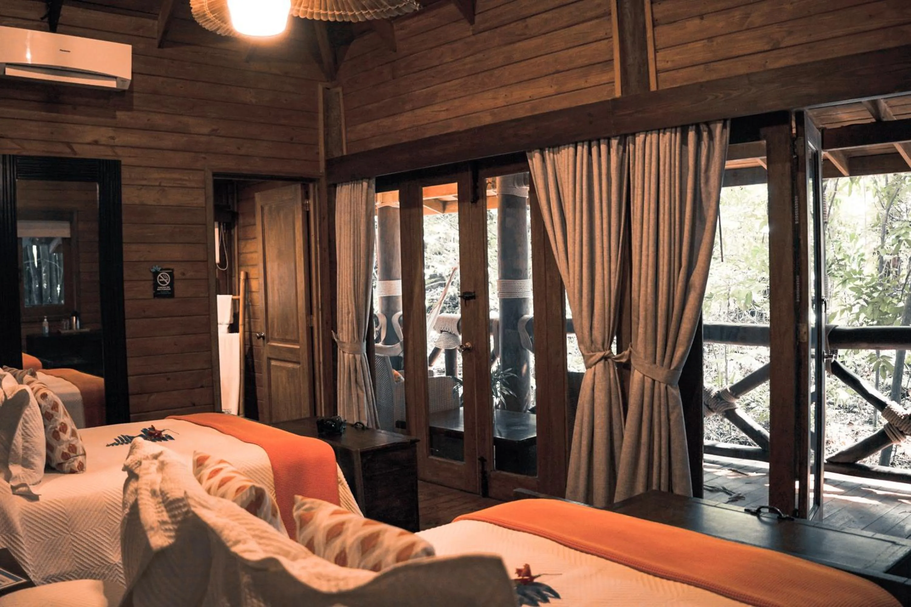 Bedroom, Bed in Platon Ecolodge