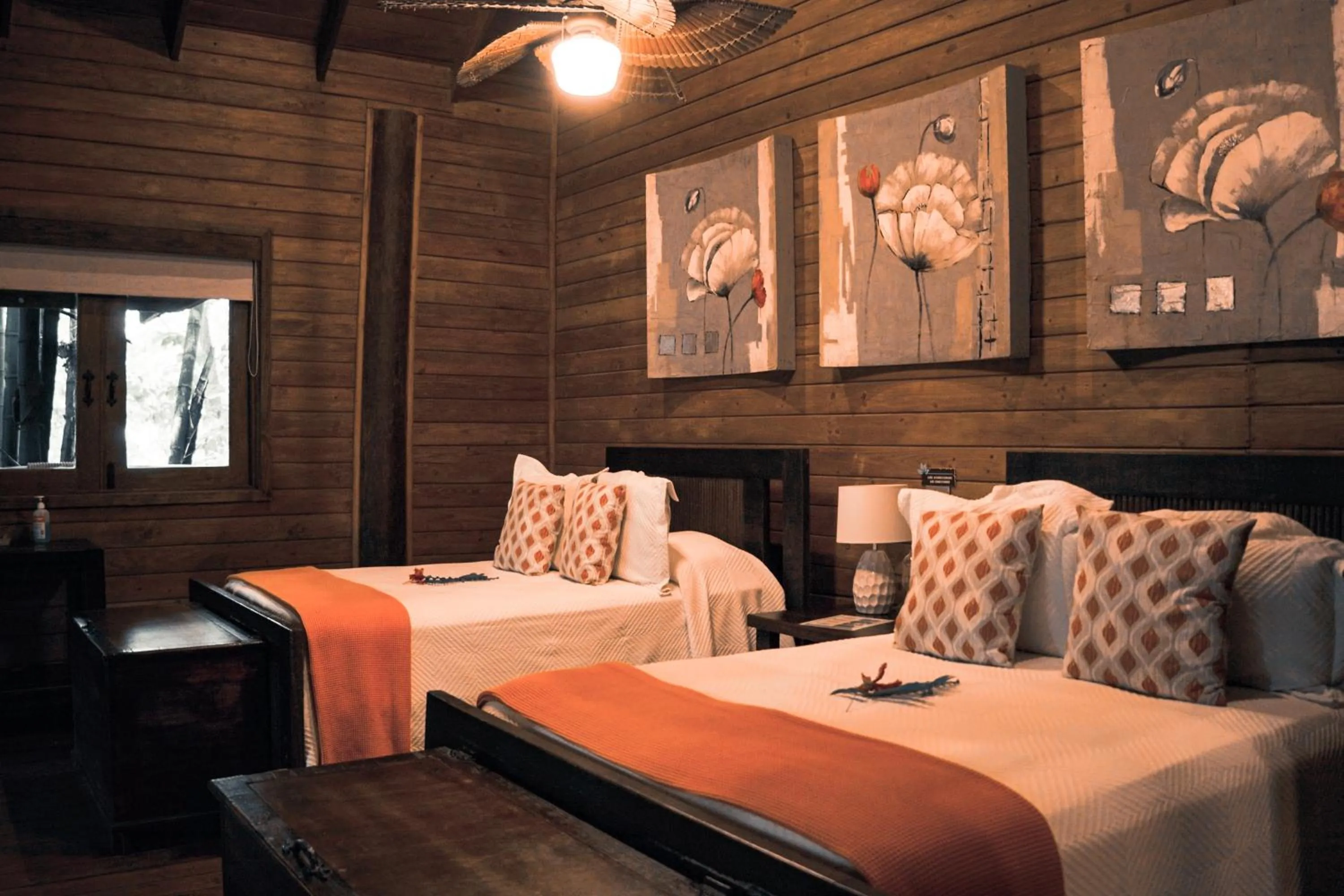 Bedroom, Bed in Platon Ecolodge