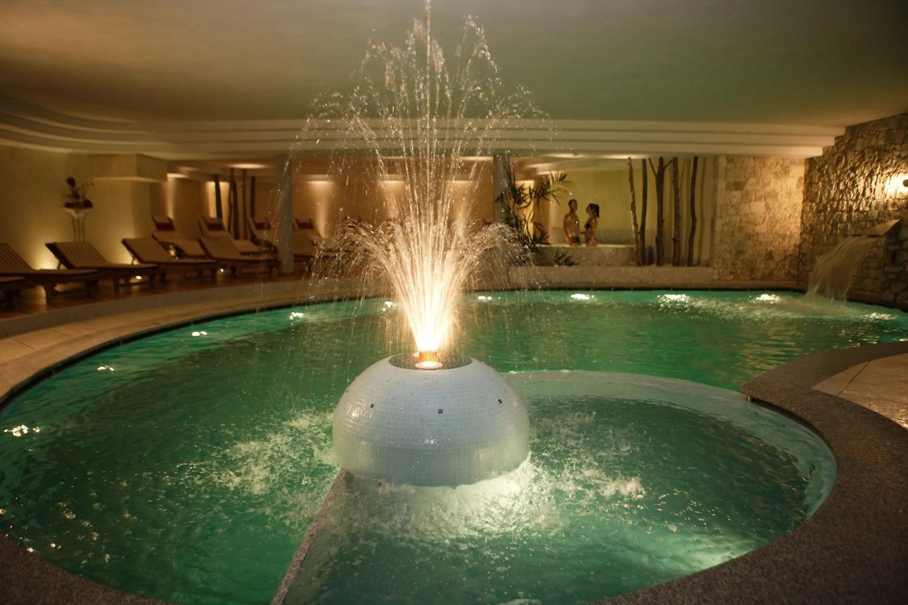 Swimming pool in Hotel Cristallo - Wellness Mountain Living