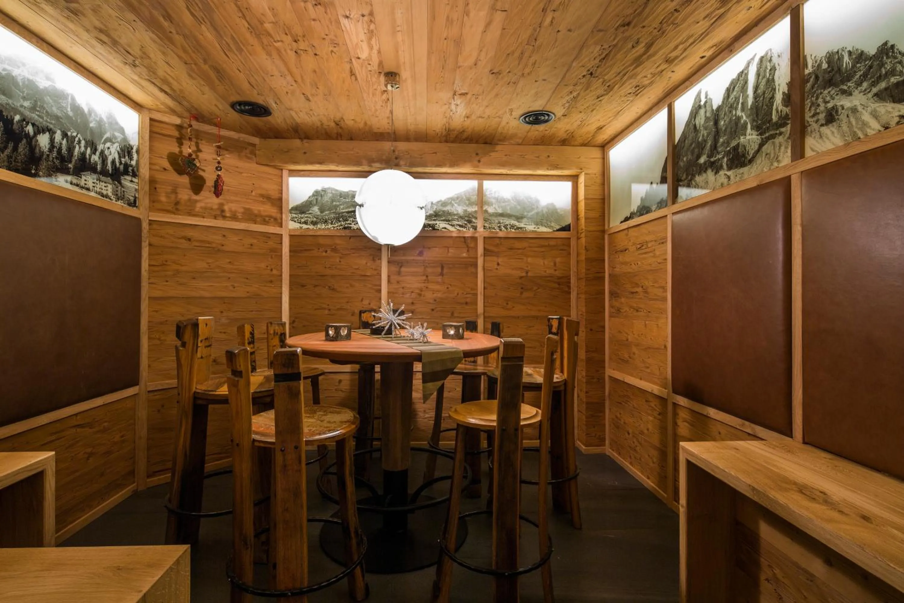 Lounge or bar in Hotel Cristallo - Wellness Mountain Living