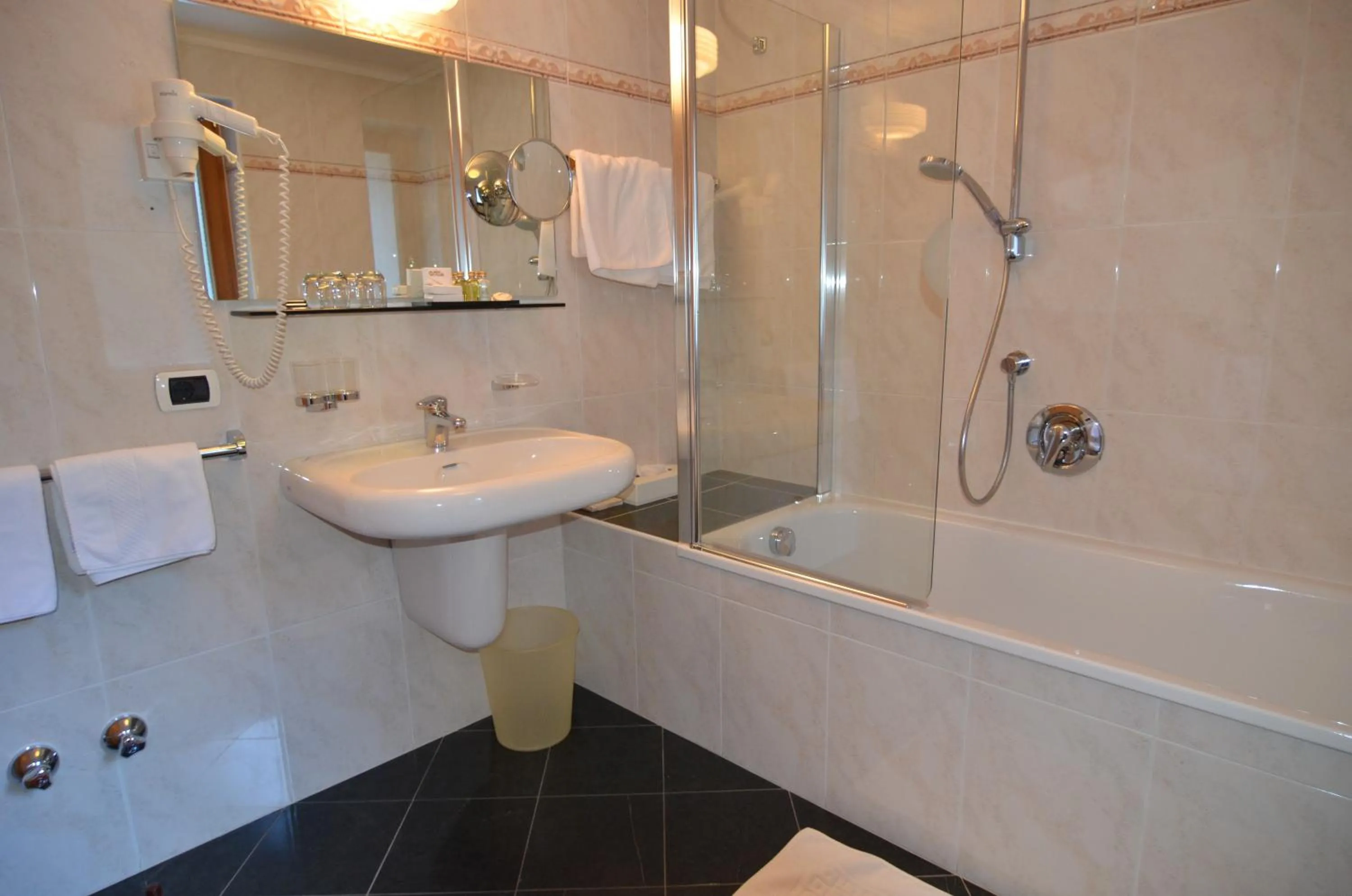 Toilet in Hotel Cristallo - Wellness Mountain Living