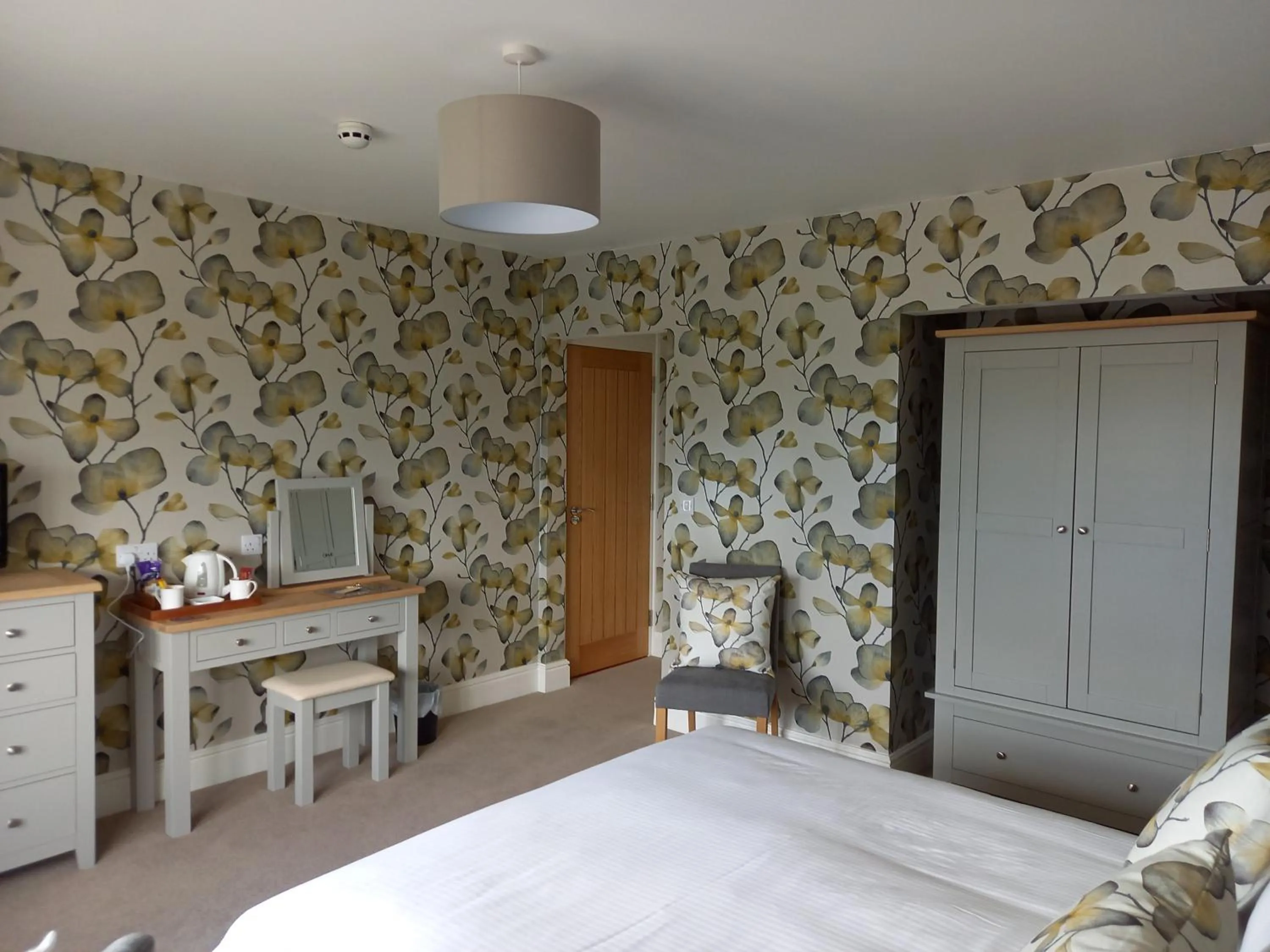 Bedroom, Bed in Trelawne Hotel