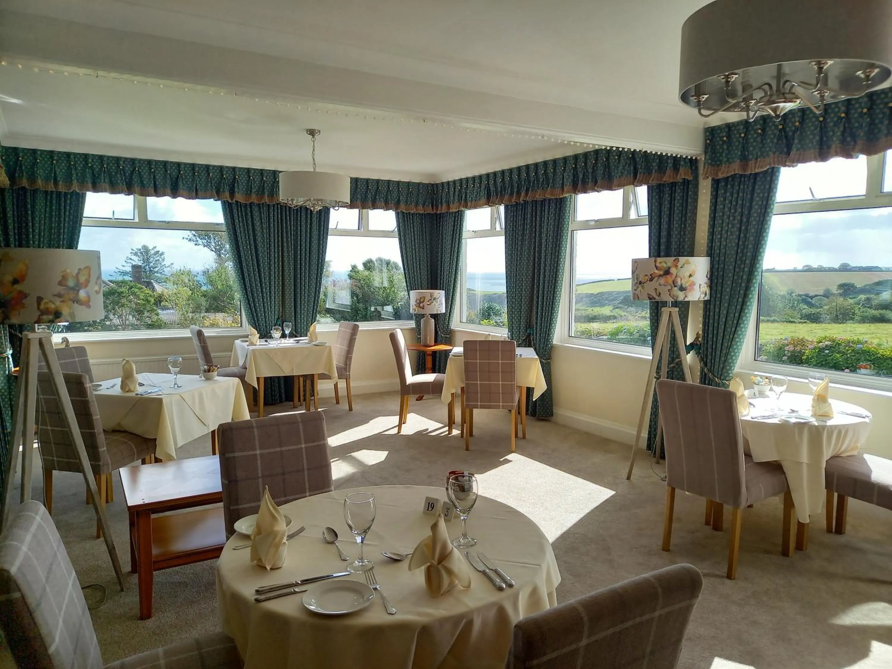 Dining area in Trelawne Hotel