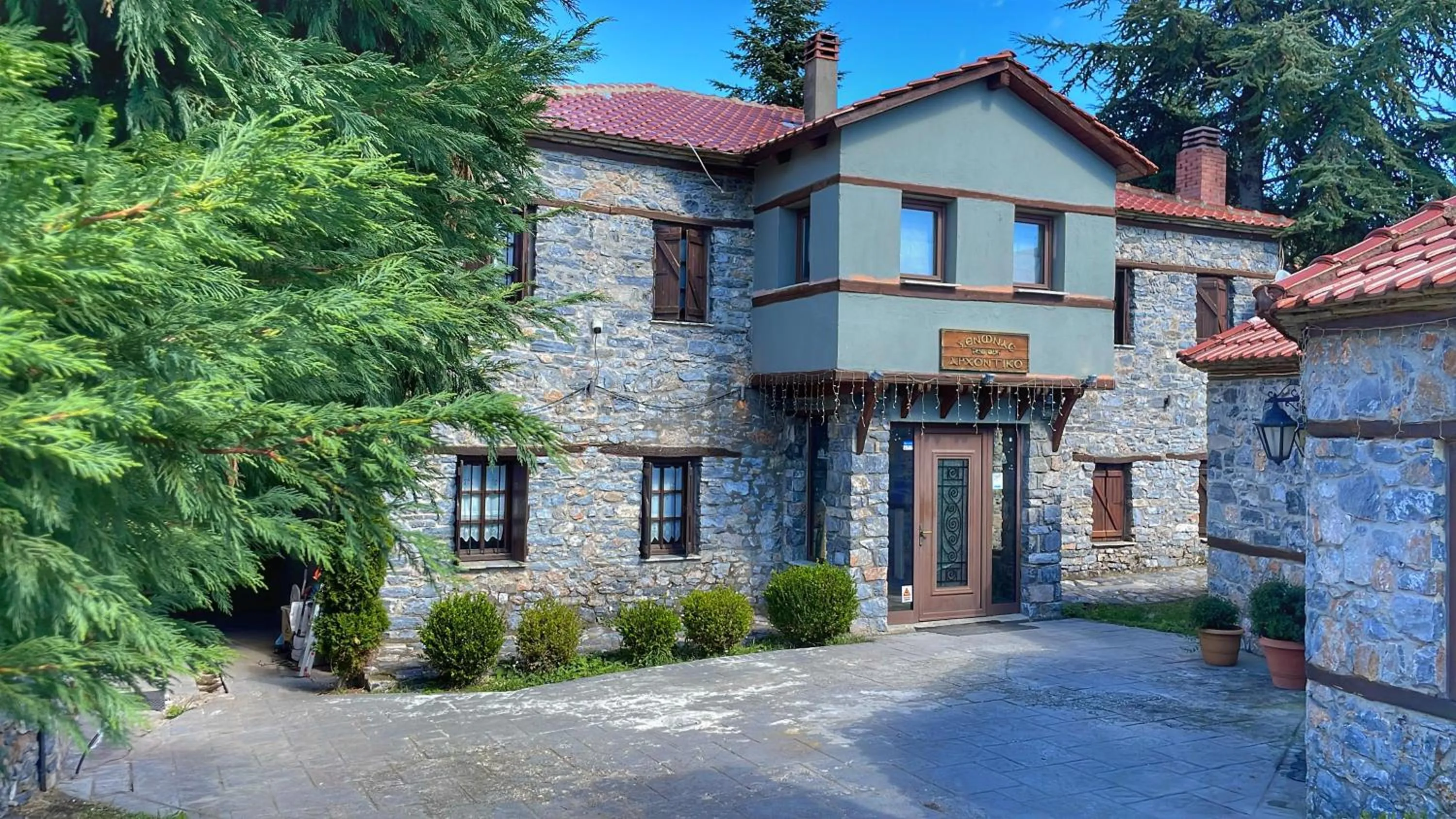 Property building in Αρχοντικό Ταρσούνα