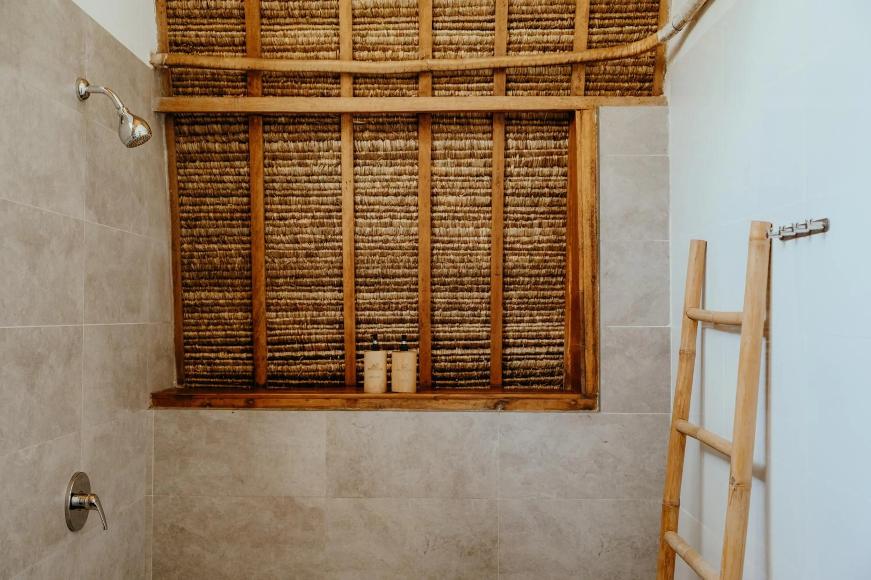 Shower in Coco Lemon Gili Resort