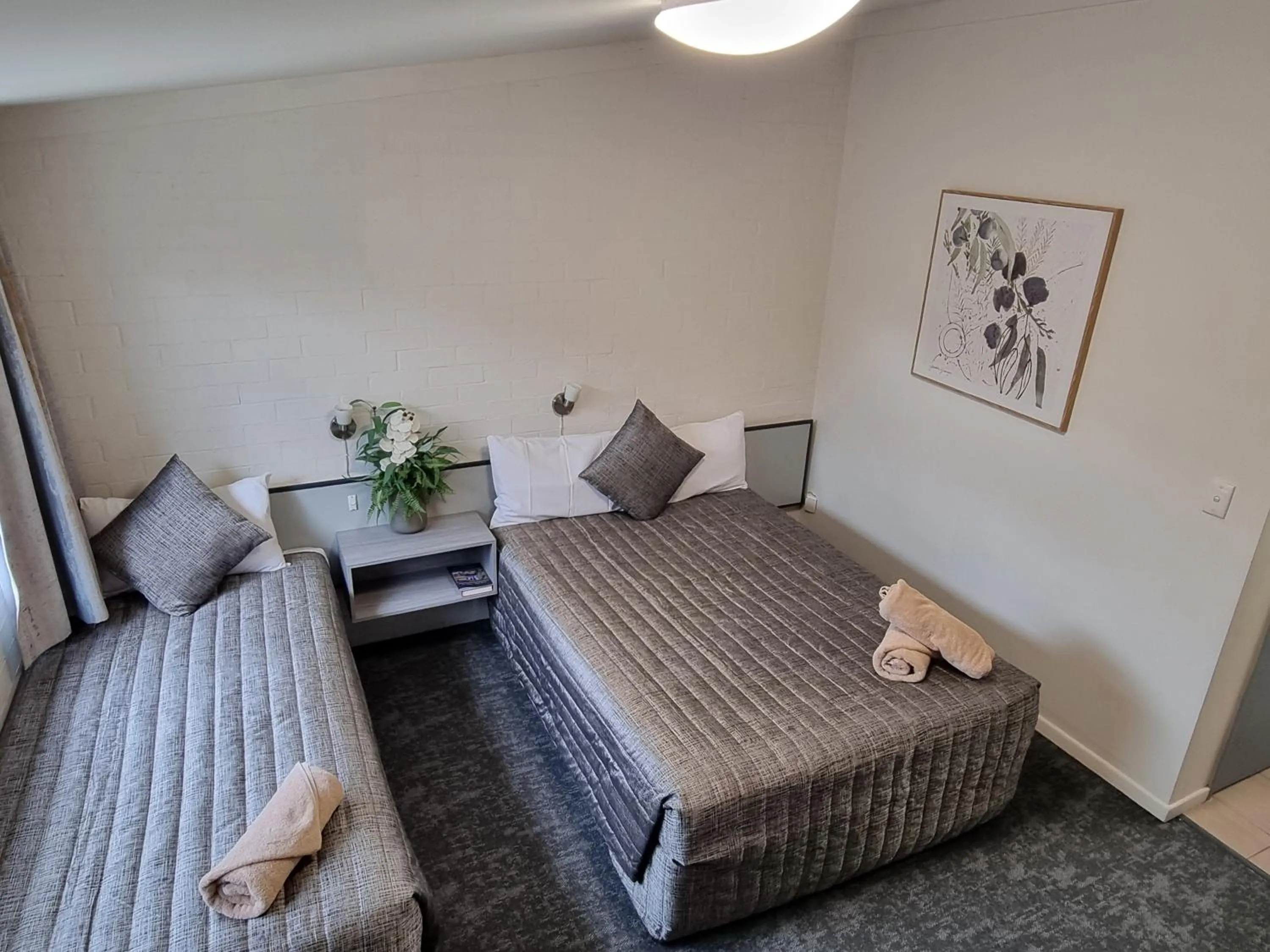 Bed in Y Motels Yarraman