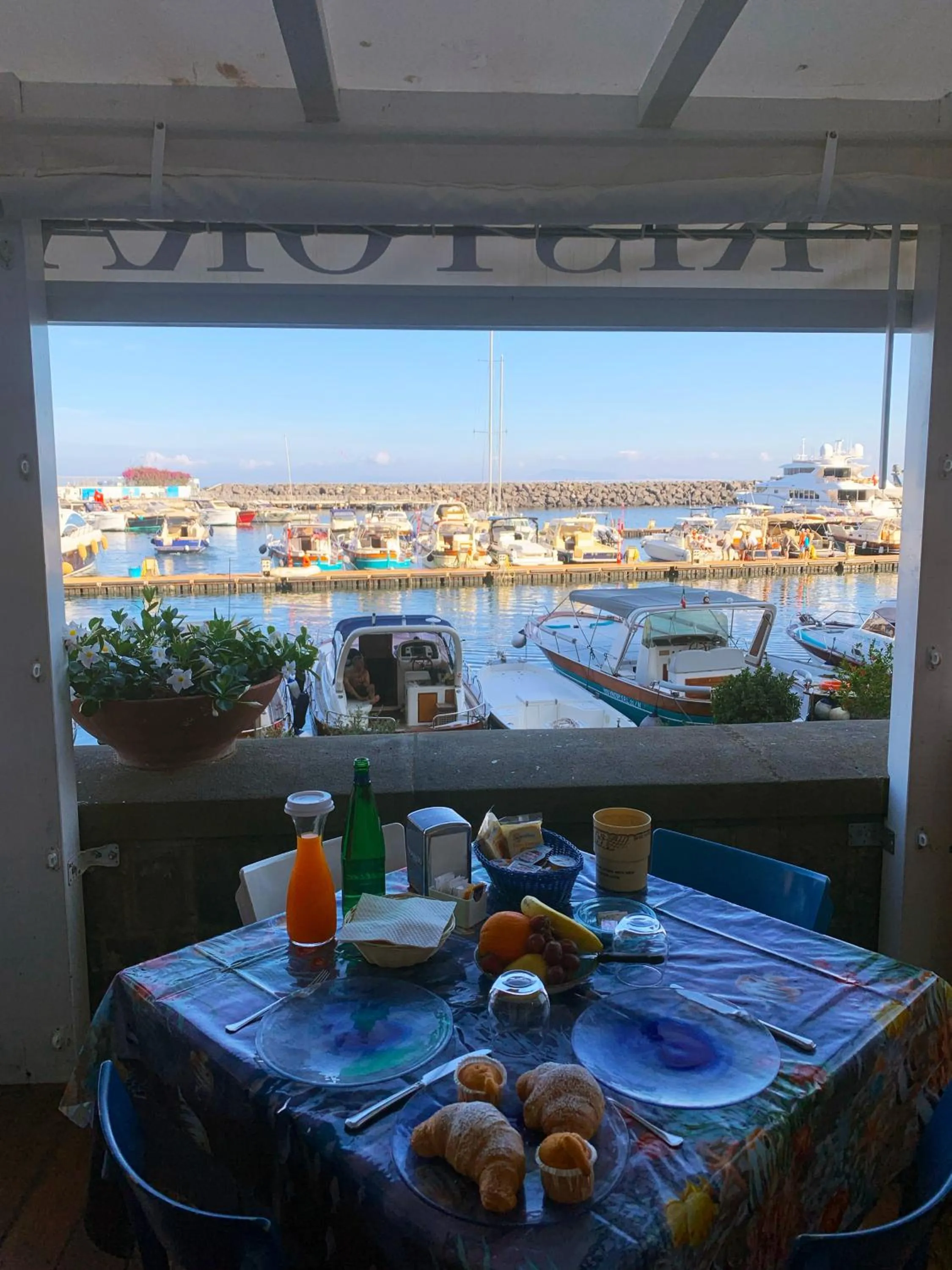 Breakfast in B&B L'Approdo