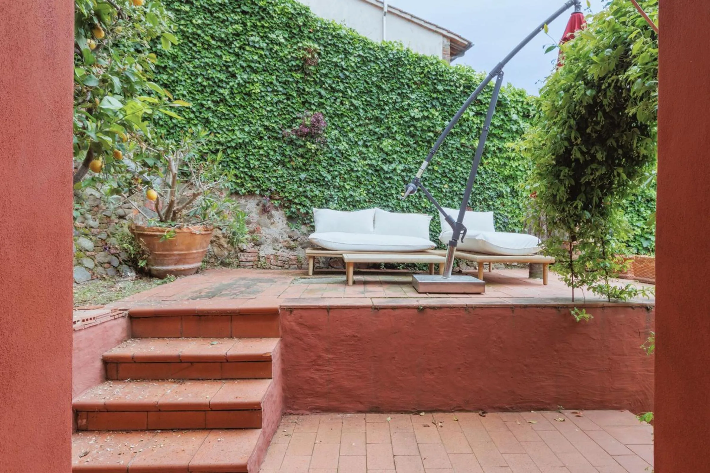 Patio in Hotel Villa Sermolli