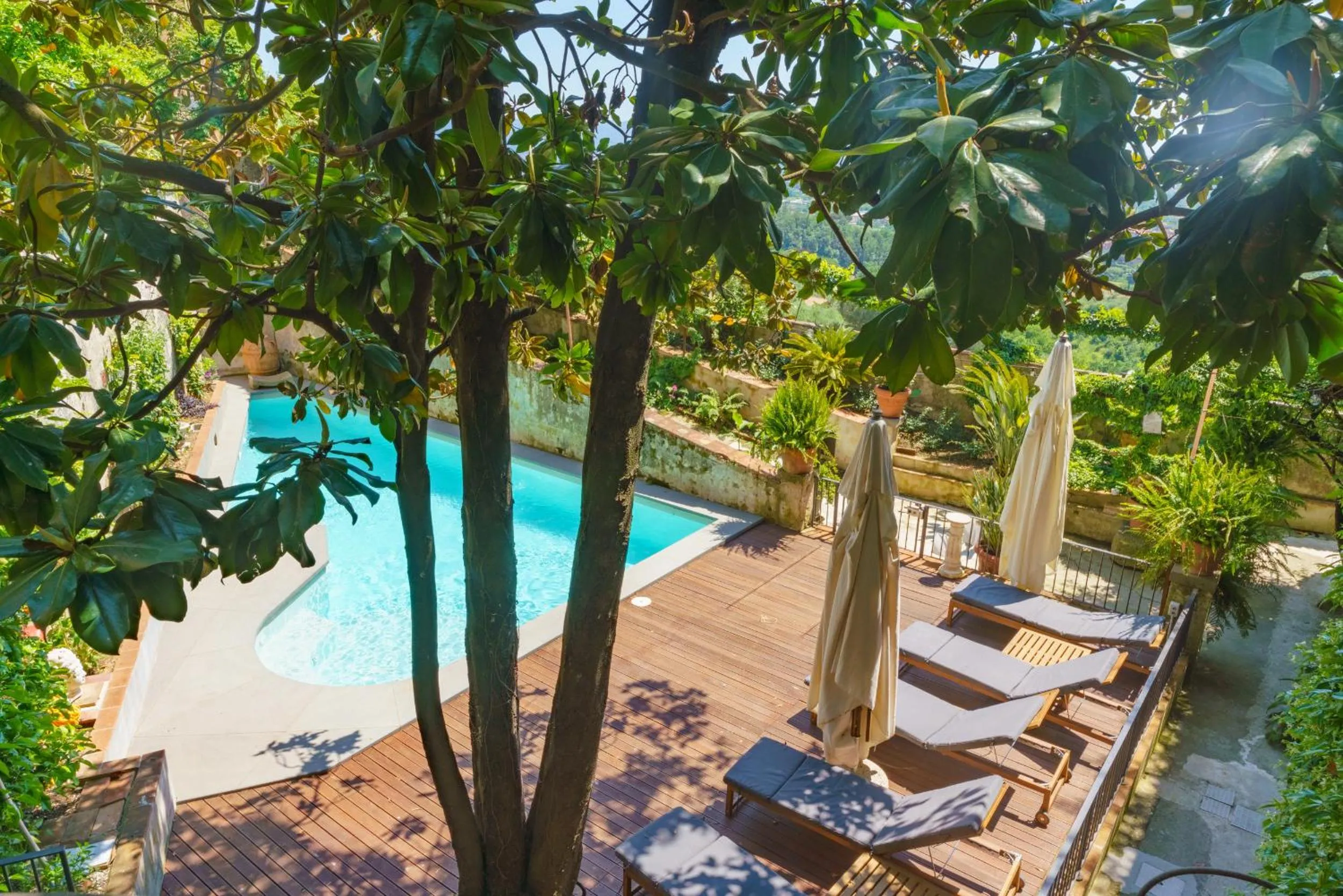 Swimming pool in Hotel Villa Sermolli