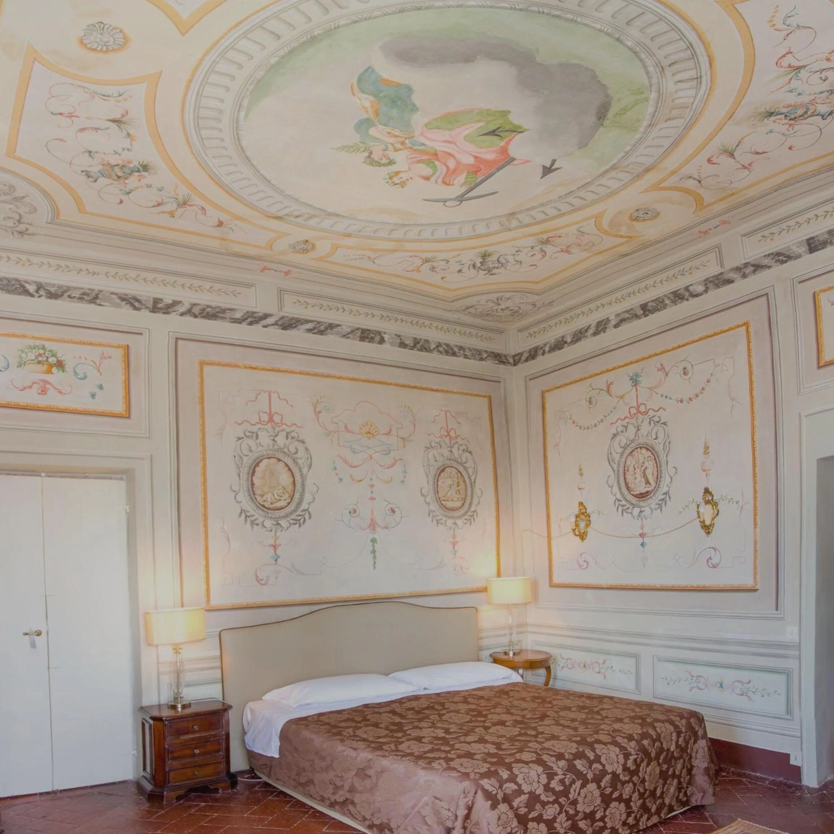 Bed in Hotel Villa Sermolli