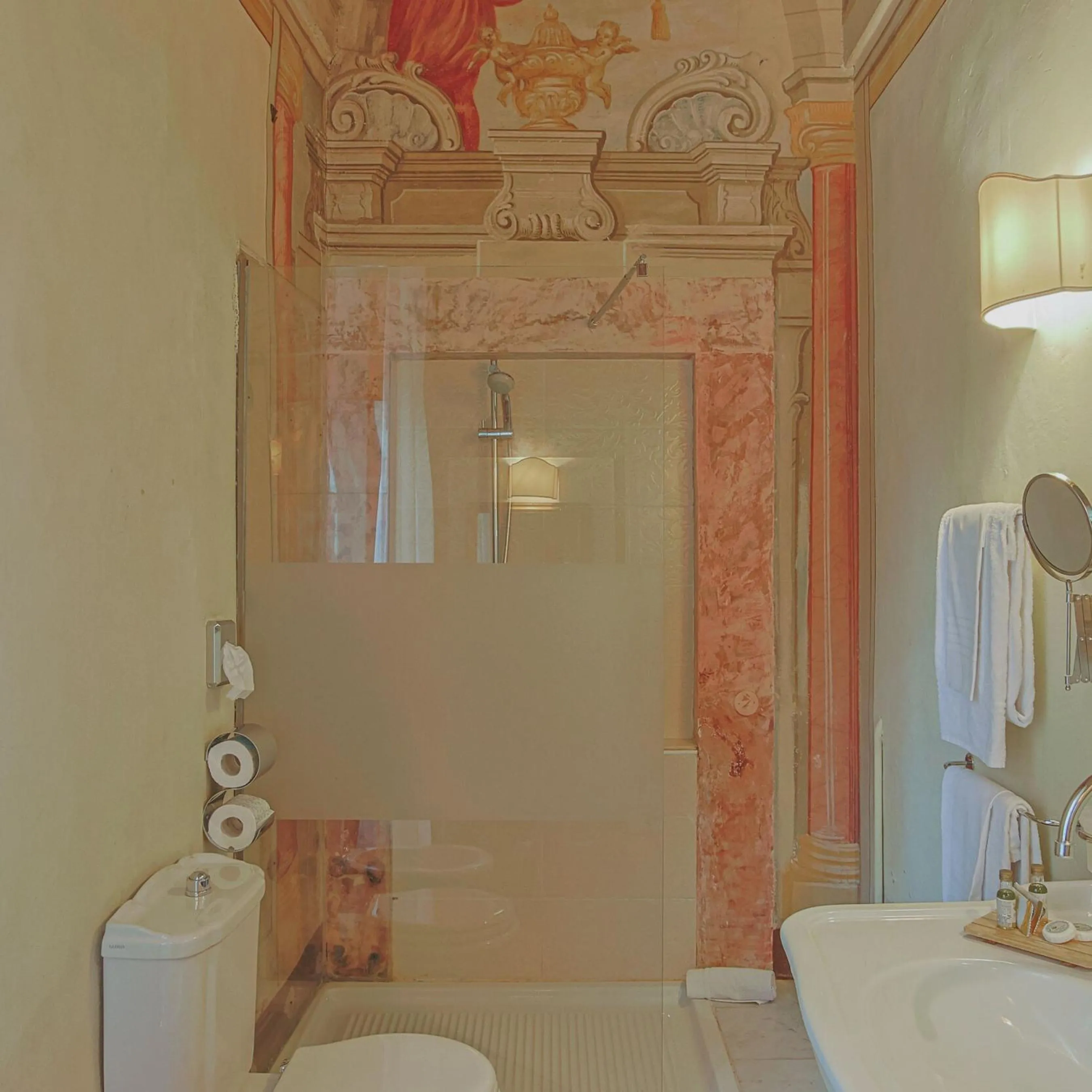 Bathroom in Hotel Villa Sermolli