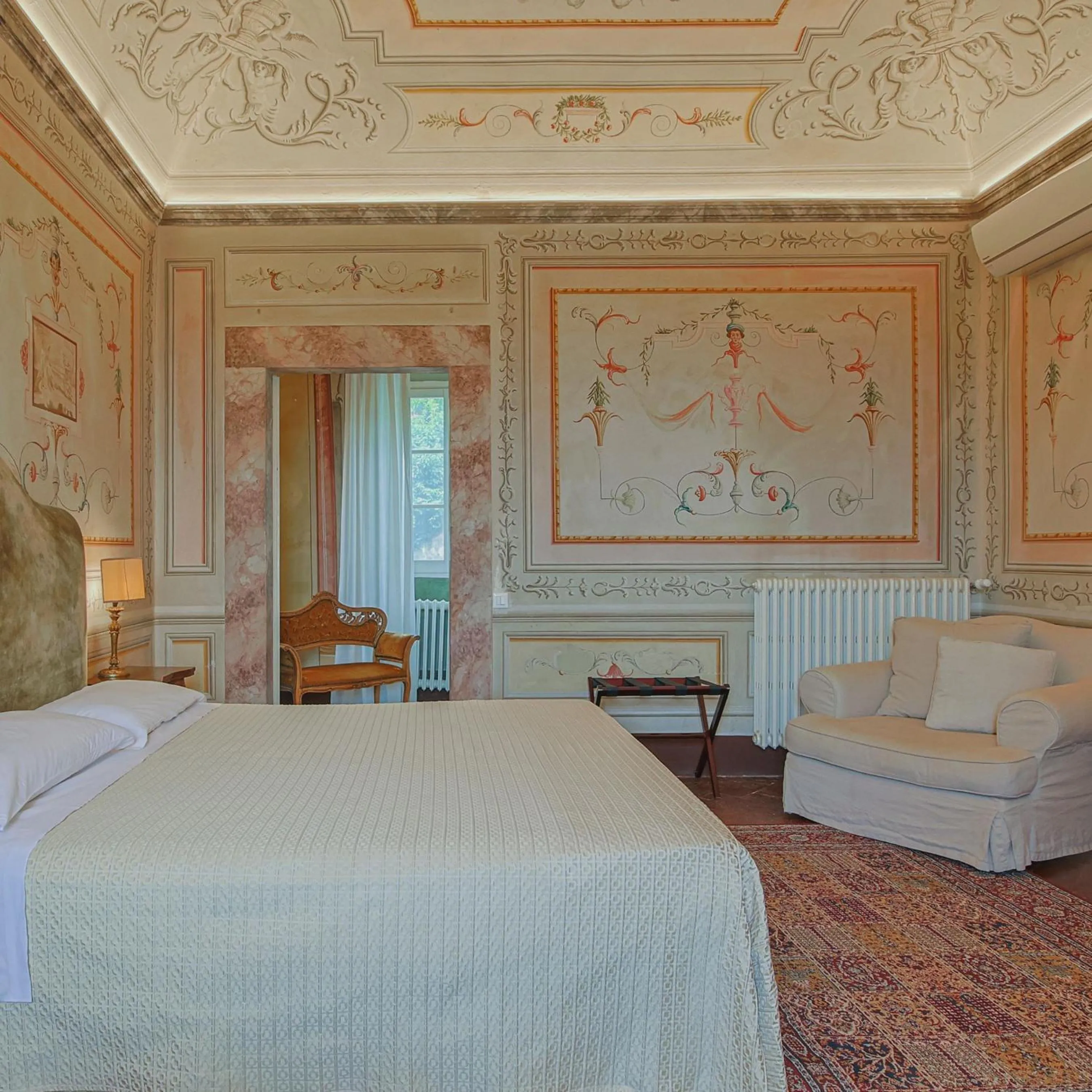 Bed in Hotel Villa Sermolli