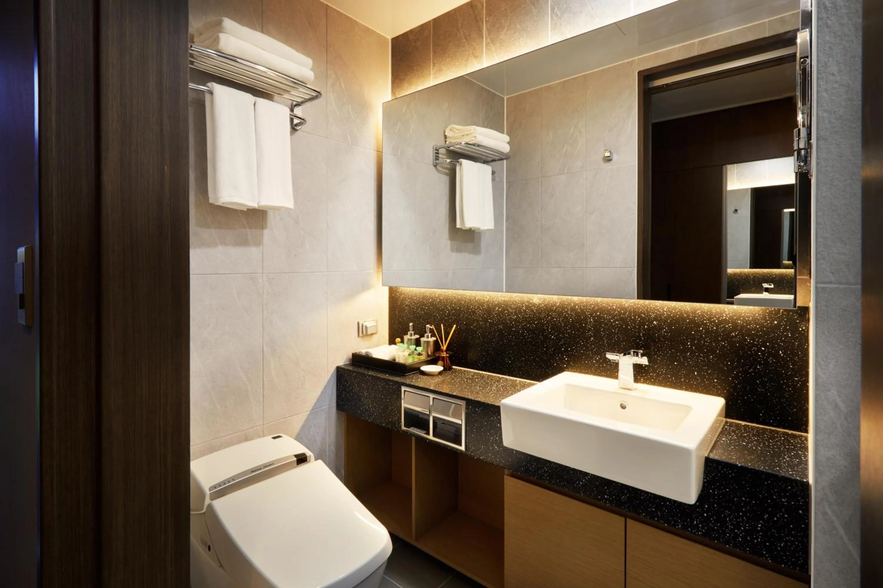 Toilet in Ramada Hotel & Suite by Wyndham Gangwon Pyeongchang