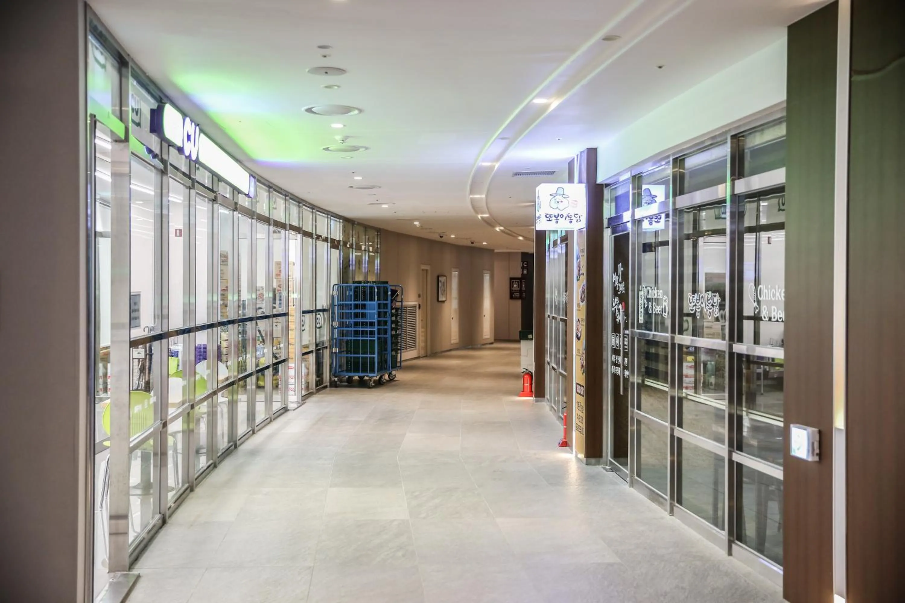 On-site shops in Ramada Hotel & Suite by Wyndham Gangwon Pyeongchang