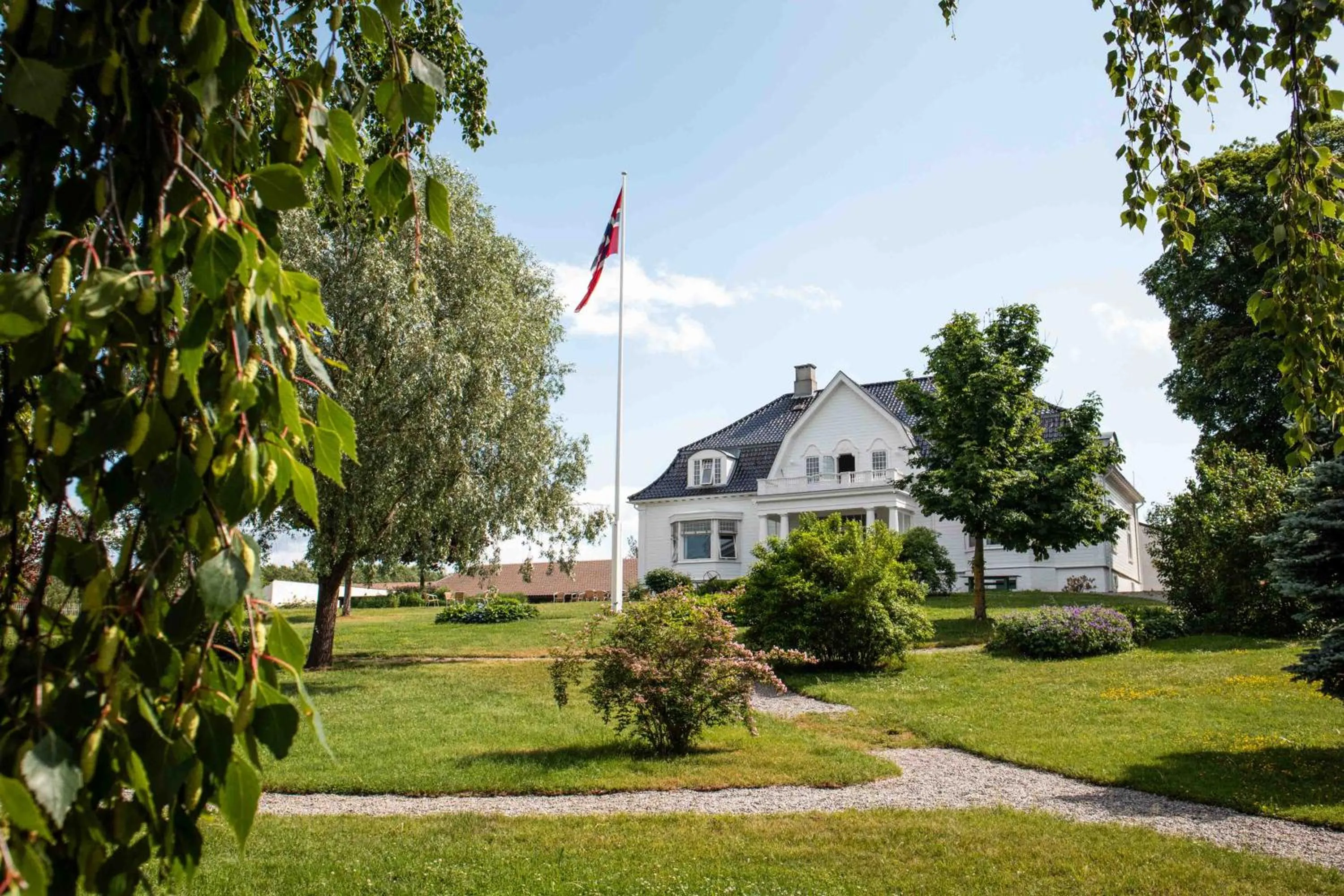 Property building in Thorbjørnrud Hotell
