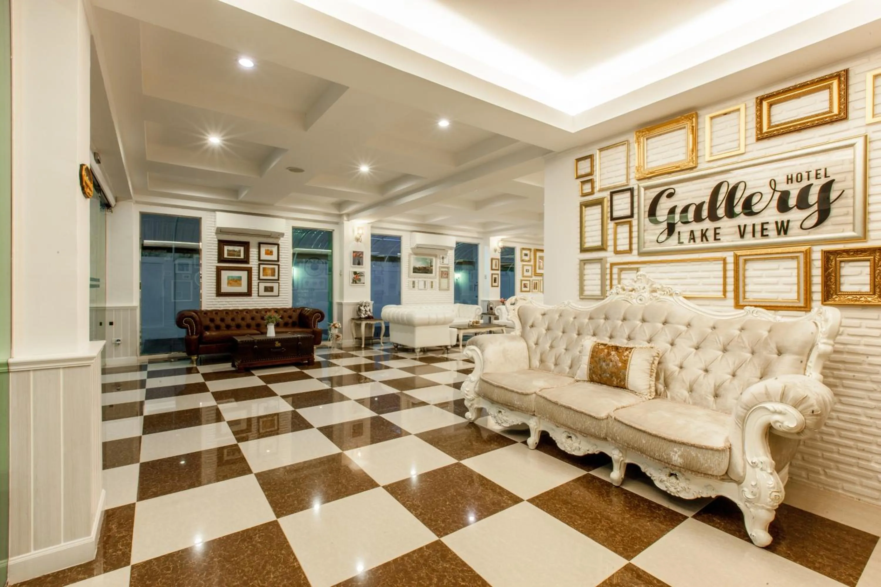 Lobby or reception in Gallery Lake View Hotel