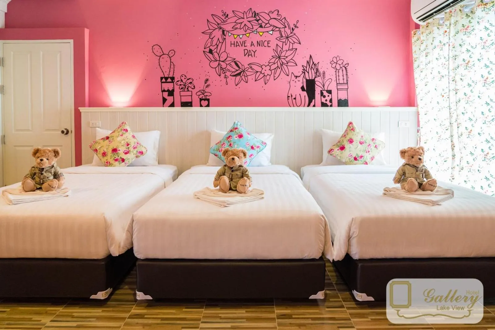 Bed in Gallery Lake View Hotel