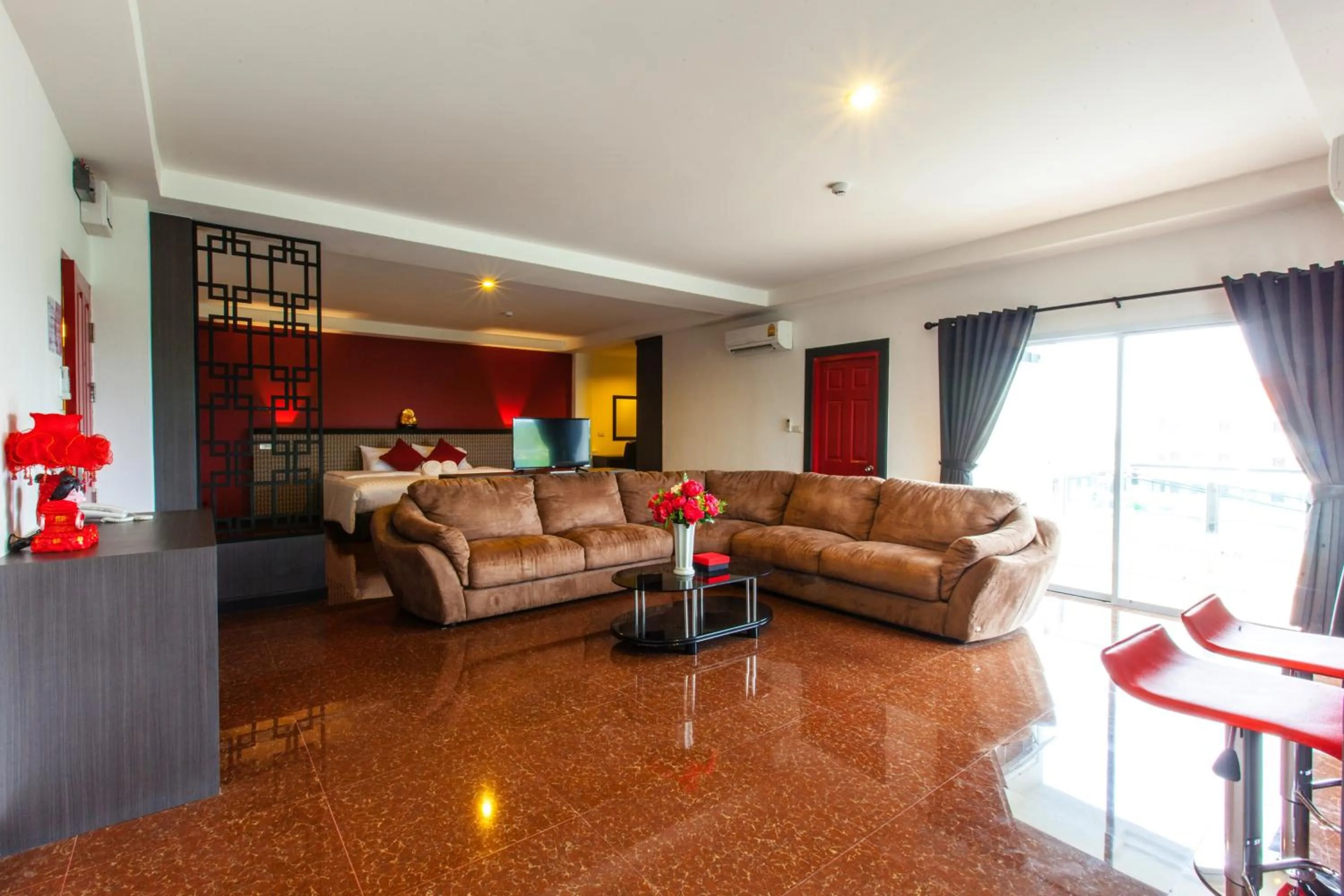 Seating area in Gallery Lake View Hotel