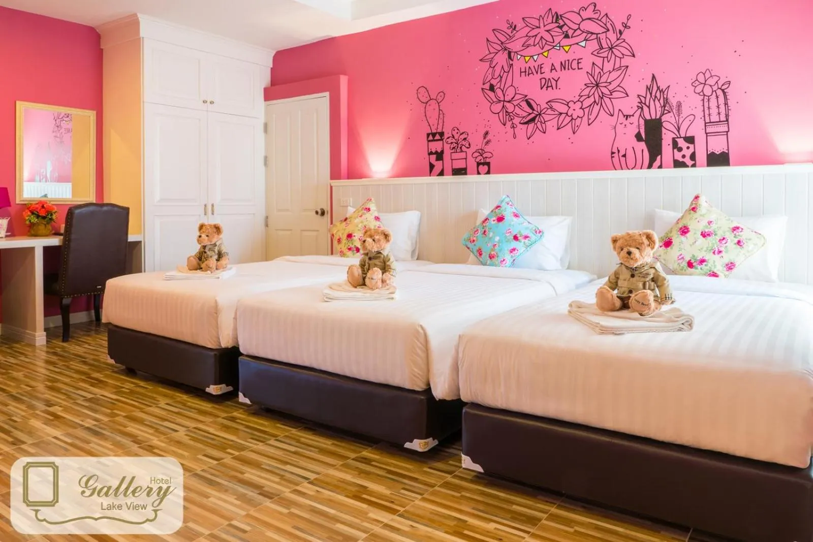 Bed in Gallery Lake View Hotel