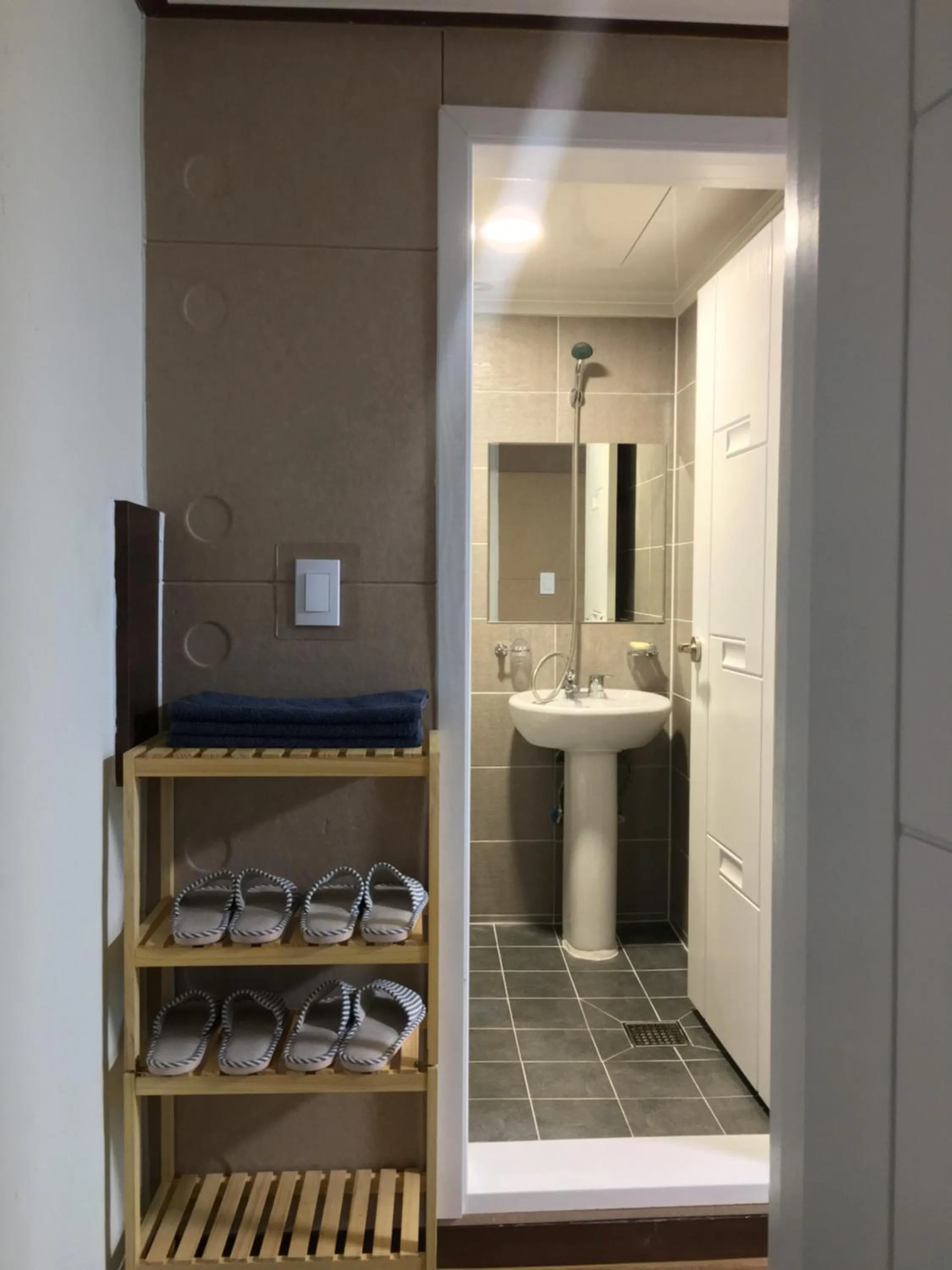 Take 1 Guesthouse Hongdae