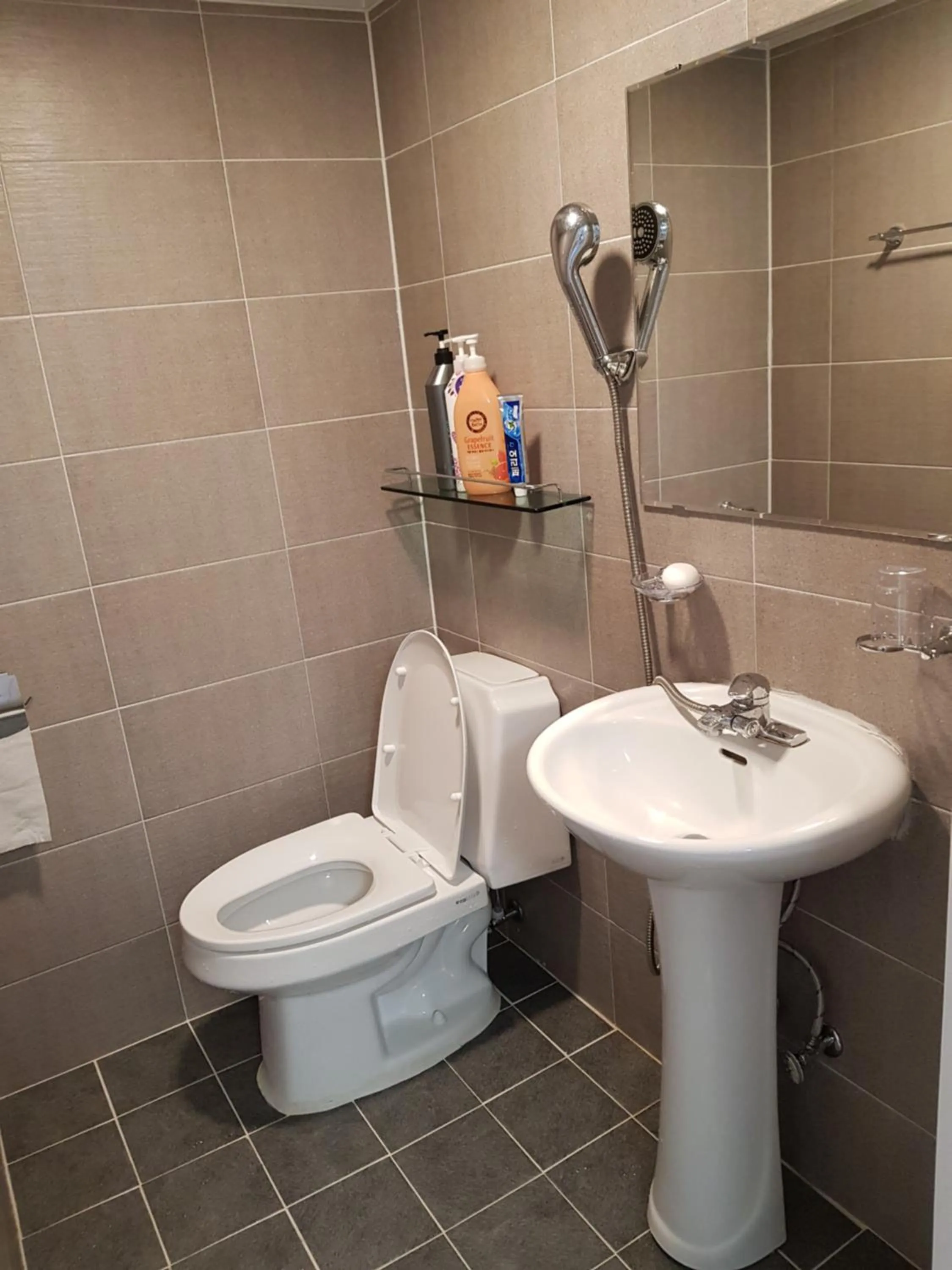 Take 1 Guesthouse Hongdae