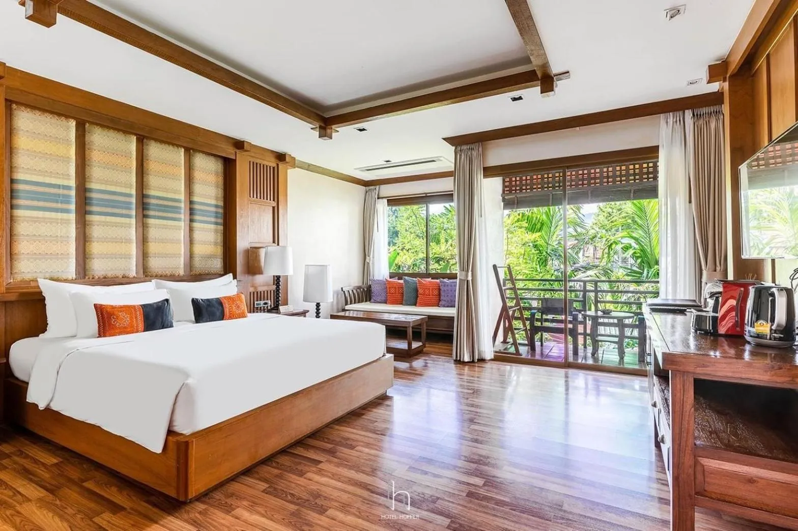 Balcony/Terrace, Bed in Phra Singh Village