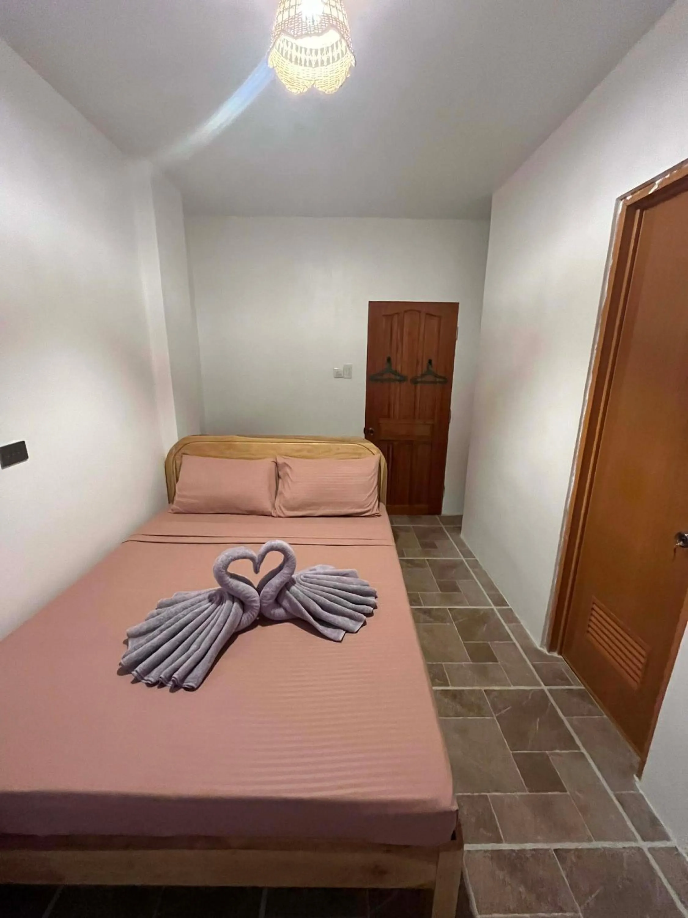 Bed in Marz inn Moalboal