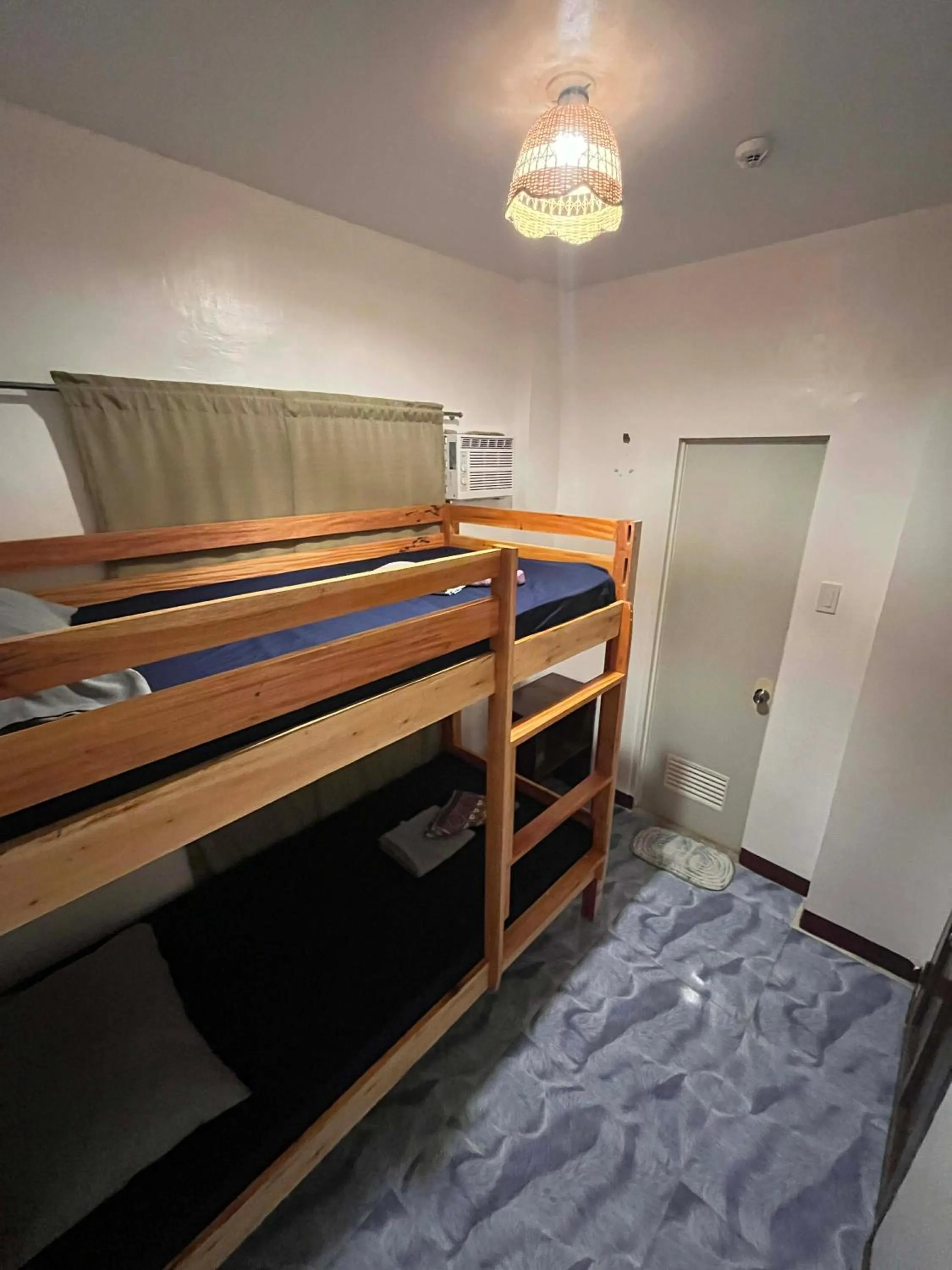 Bed in Marz inn Moalboal