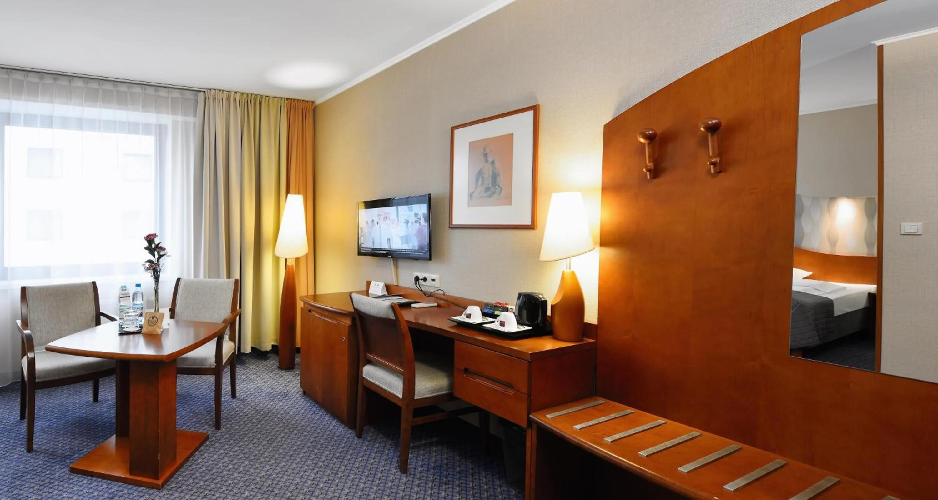 Coffee/tea facilities in City Hotel