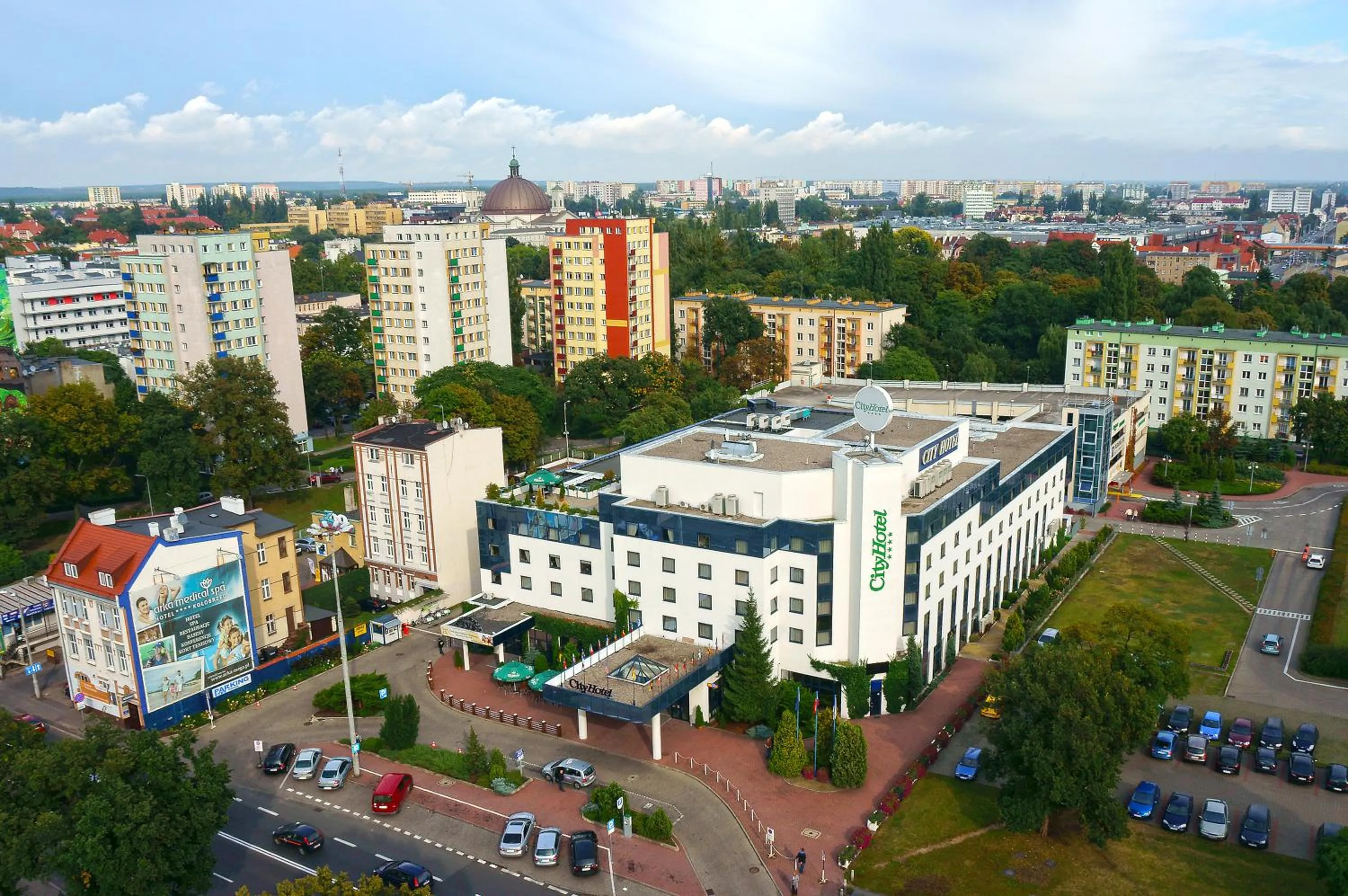 Facade/entrance in City Hotel