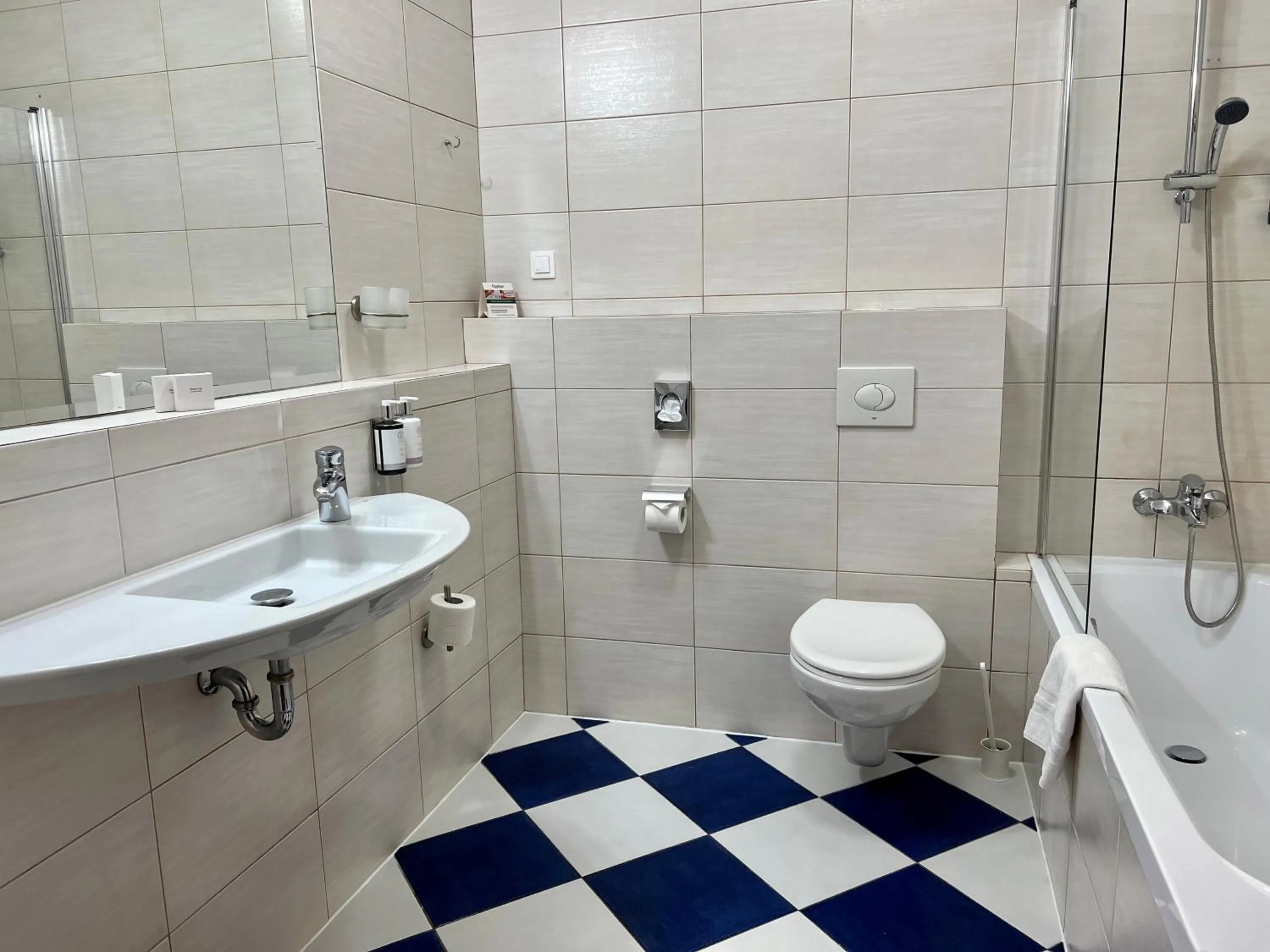 Toilet in City Hotel