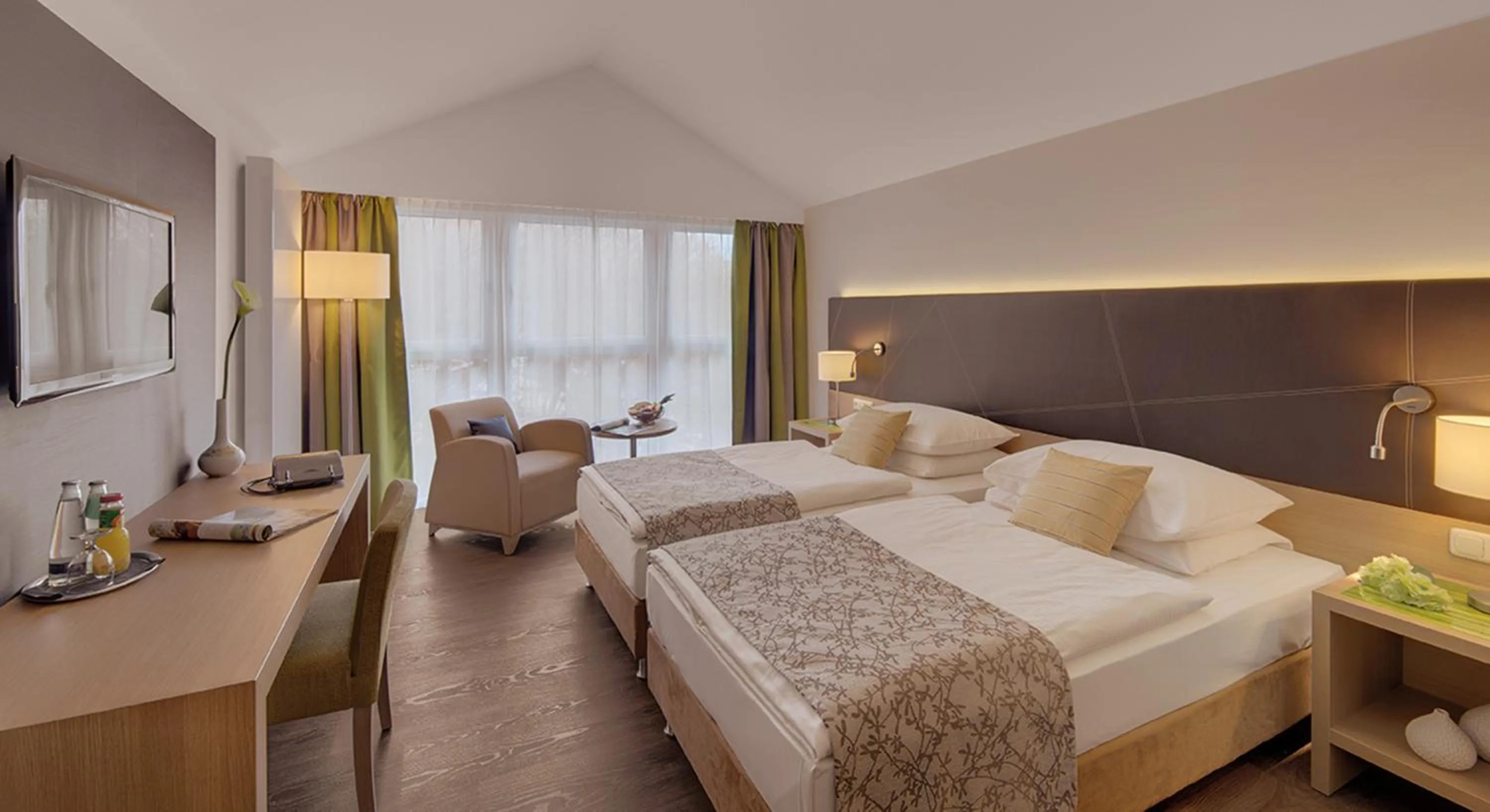 Bedroom, Bed in Hotel Holl