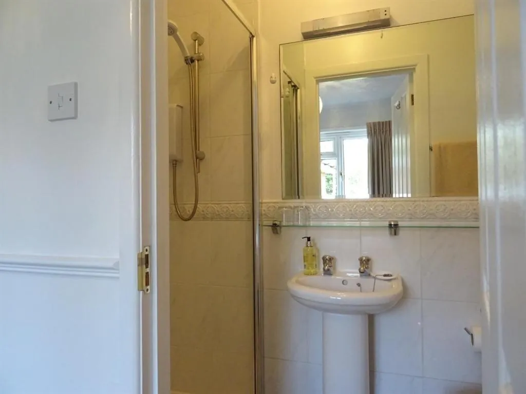 Bathroom in Honey Lodge