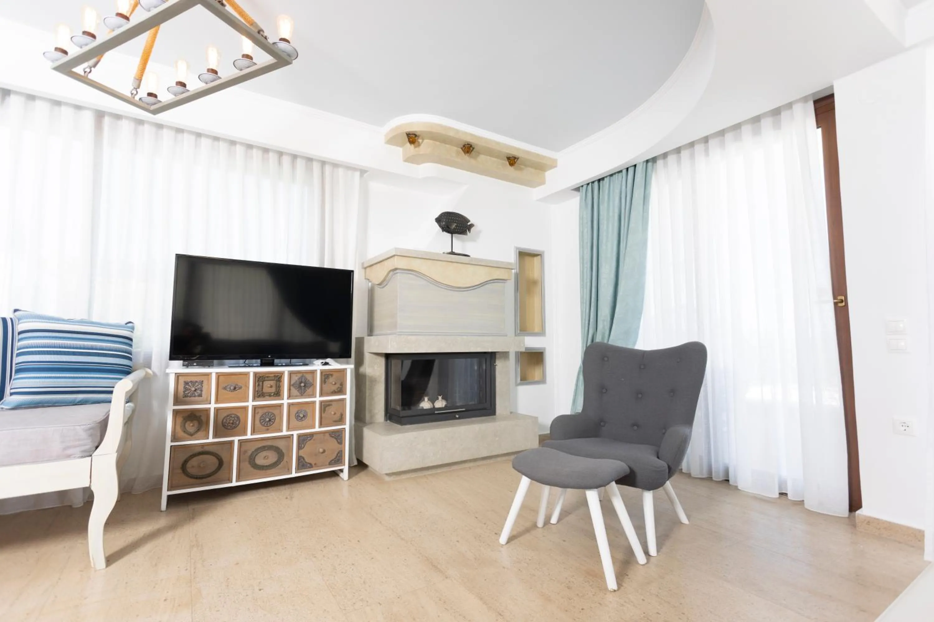 Villa D'Oro - Luxury Villas & Suites