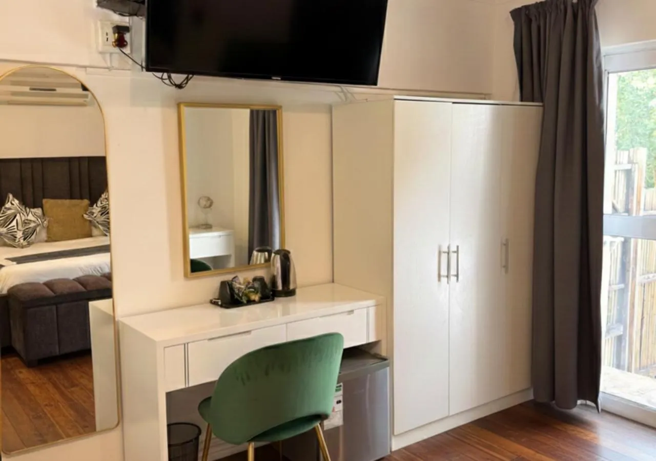 Bedroom in Lido Hotel